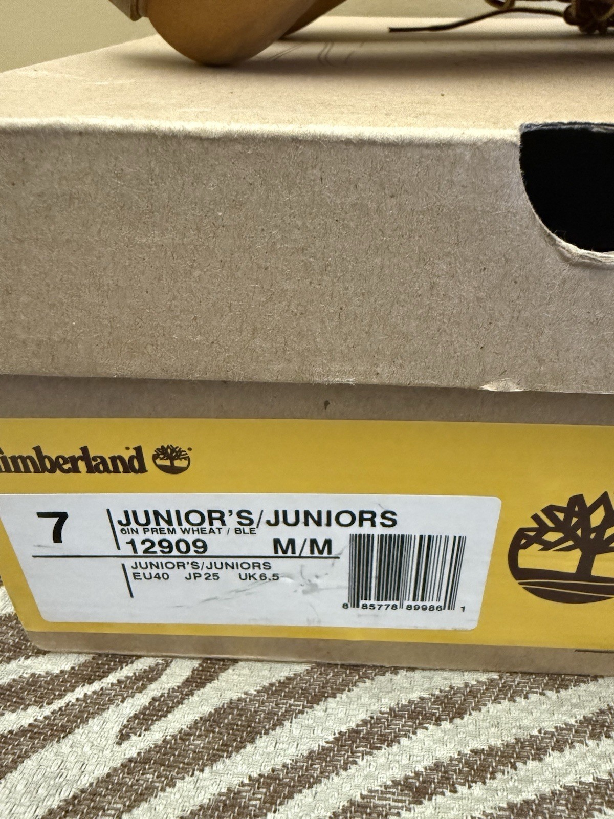 [TB012909713] Grade School Timberland 6 INCH CLASSIC JUNIOR ‘WHEAT’ Size 7