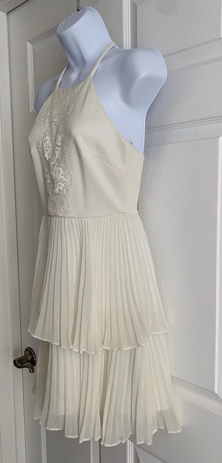 Max & Cleo Ivory Lace Halter Pleated Dress Sz 4 Cocktail Wedding Guest Romantic