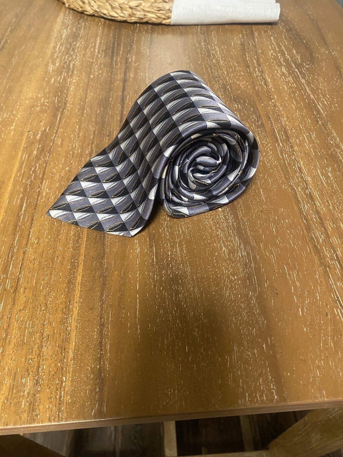 Lanvin Paris Men’s Silk Tie Gray/Black Geometric Pattern Pointed One Size