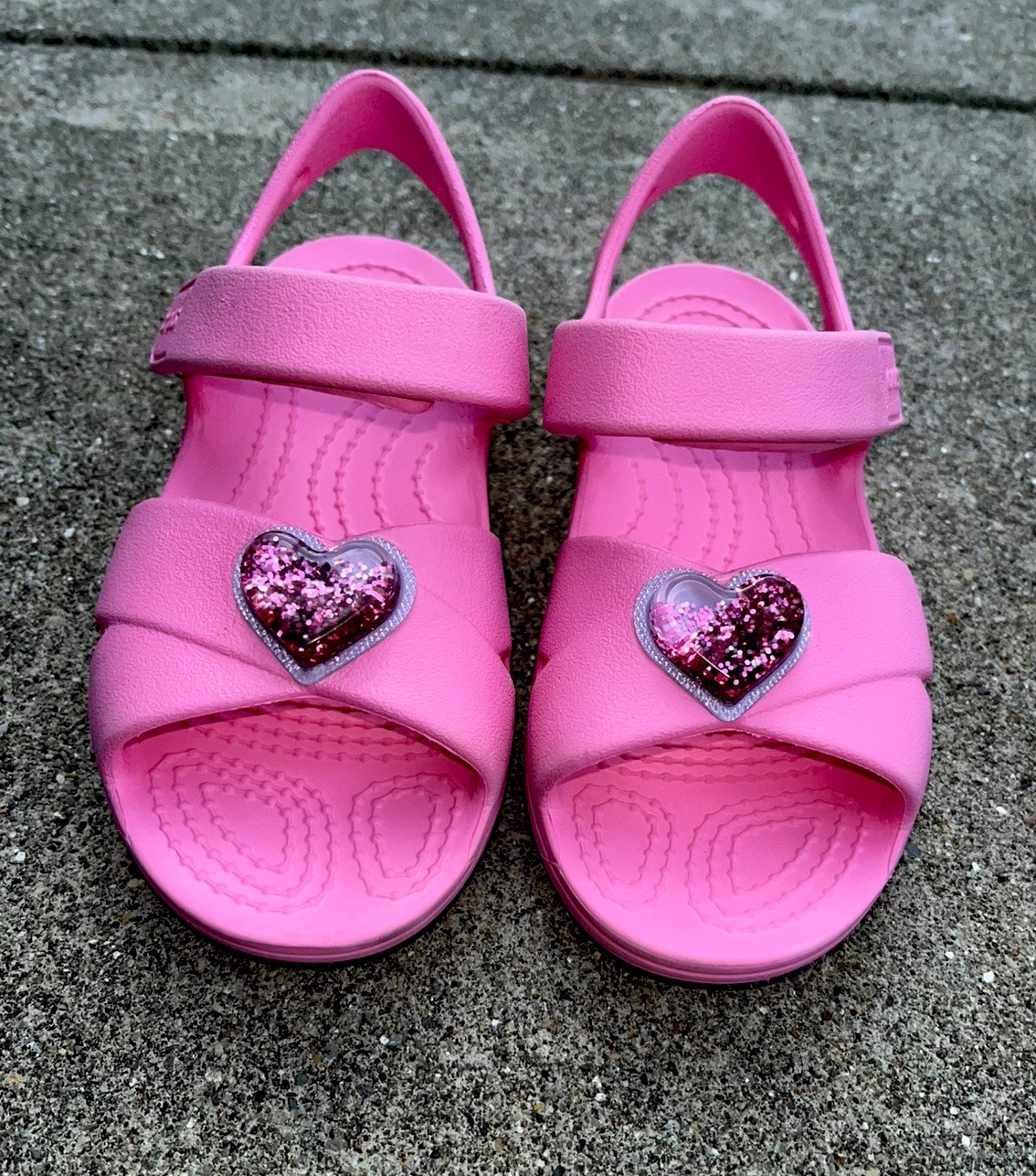 Girls Crocs Pink Lemonade Sandals – Glitter Heart Liquid Detail – Size 10