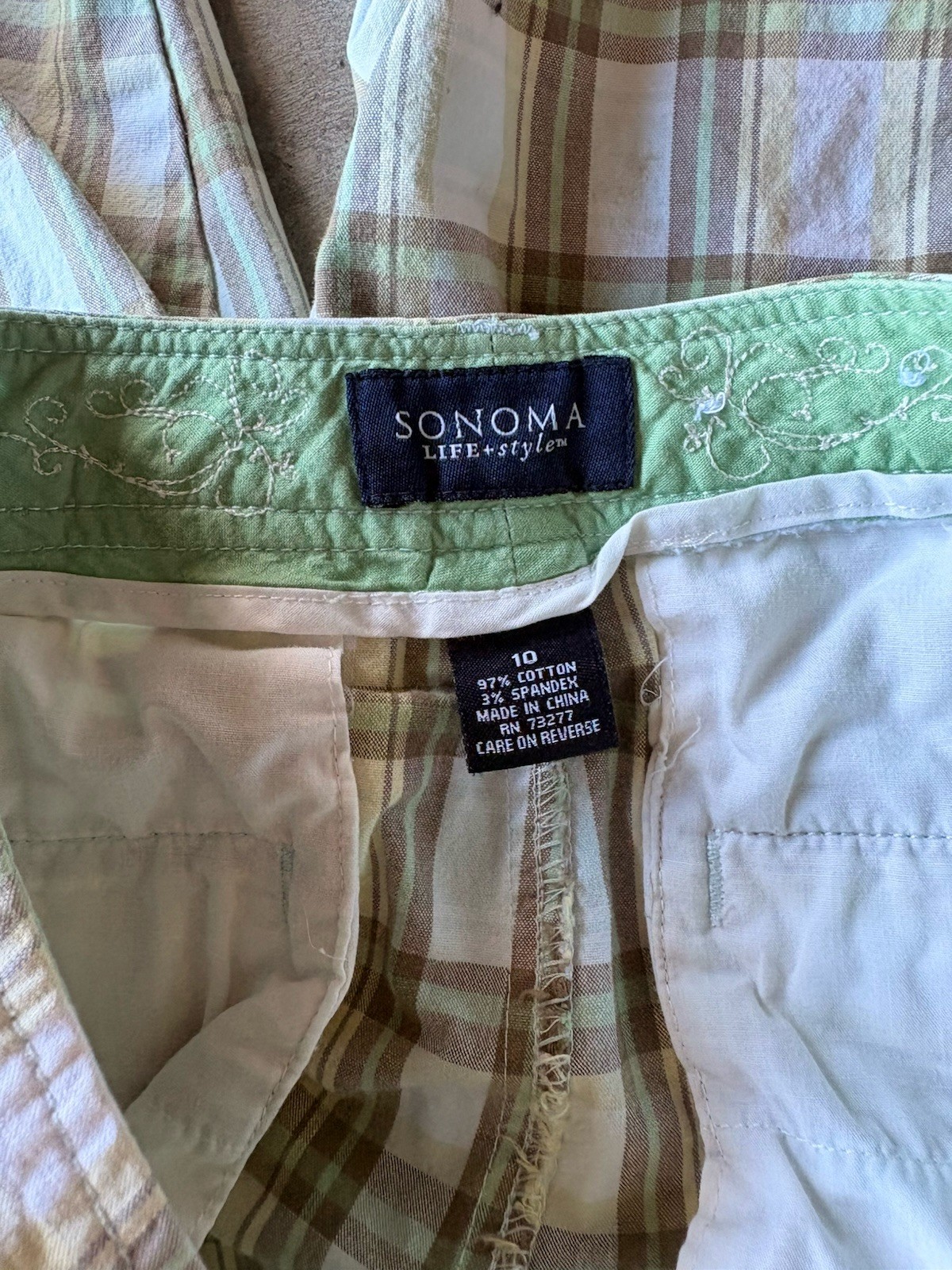 Sonoma Womens Size 10 Blue, White, Green, Gray, Plaid Flat Front Bermuda Shorts