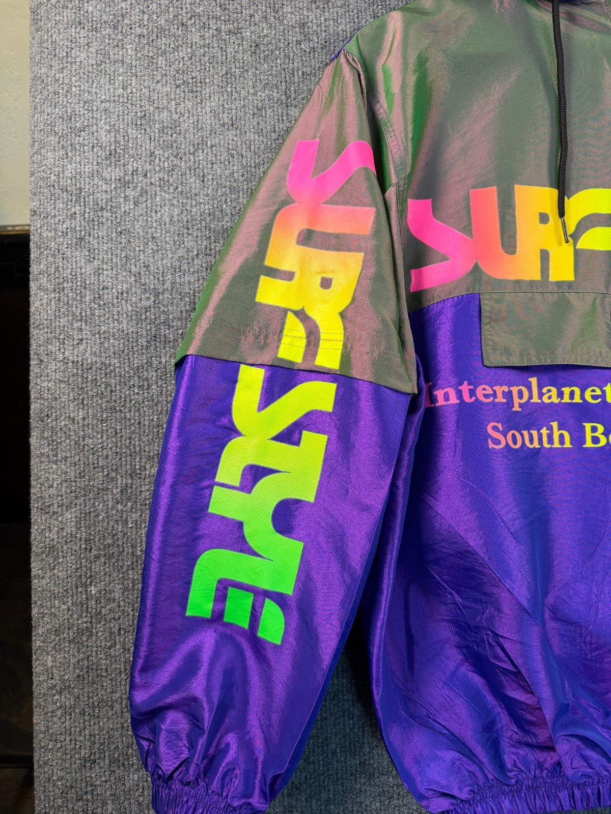 Surf Style Interplanetary Body Gear Windbreaker Small Iridescent Retro Pullover