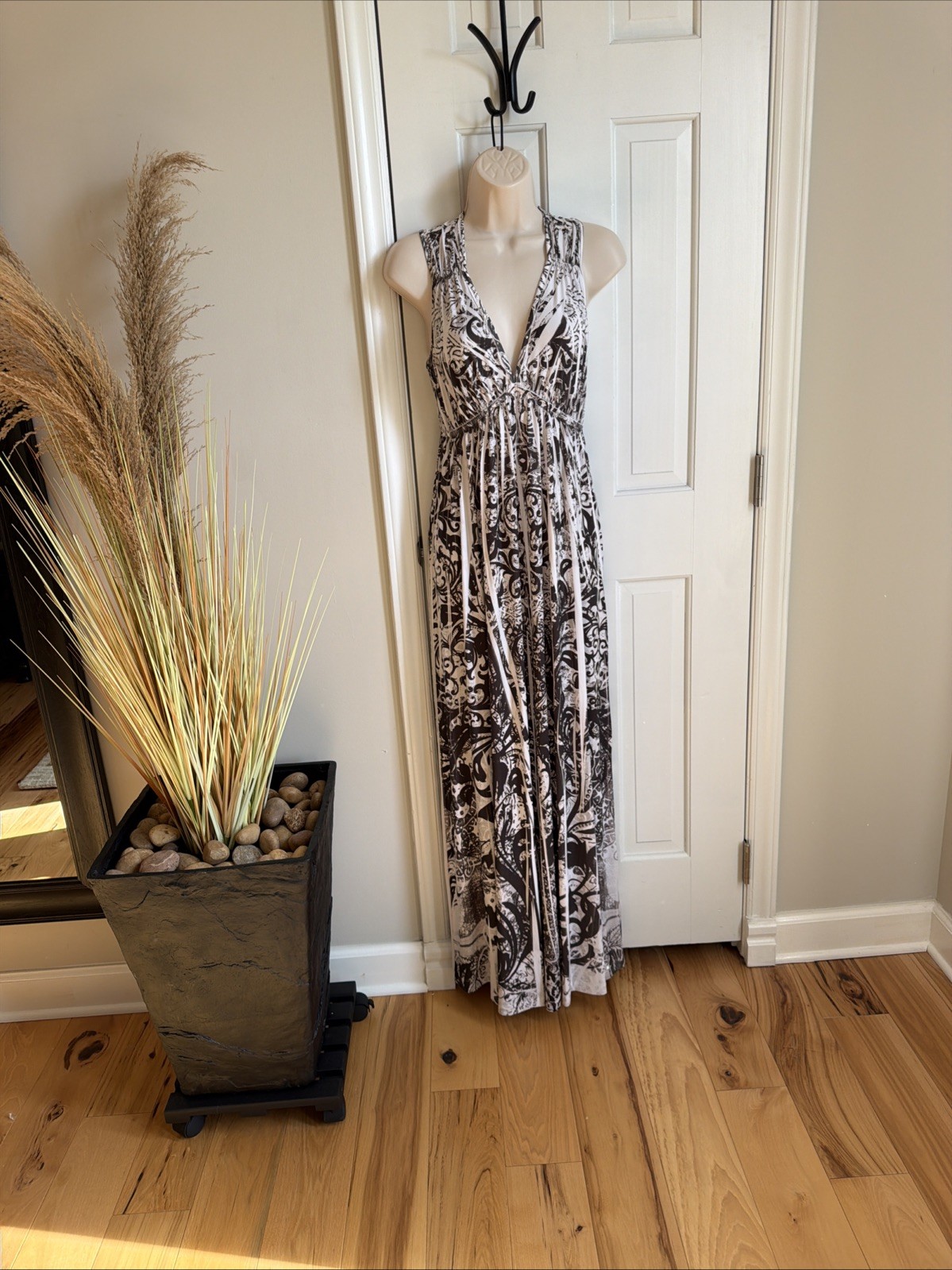 Oneworld Maxi Dress Size M Stretch Silky Jersey VNeck Empire Waist Black Floral