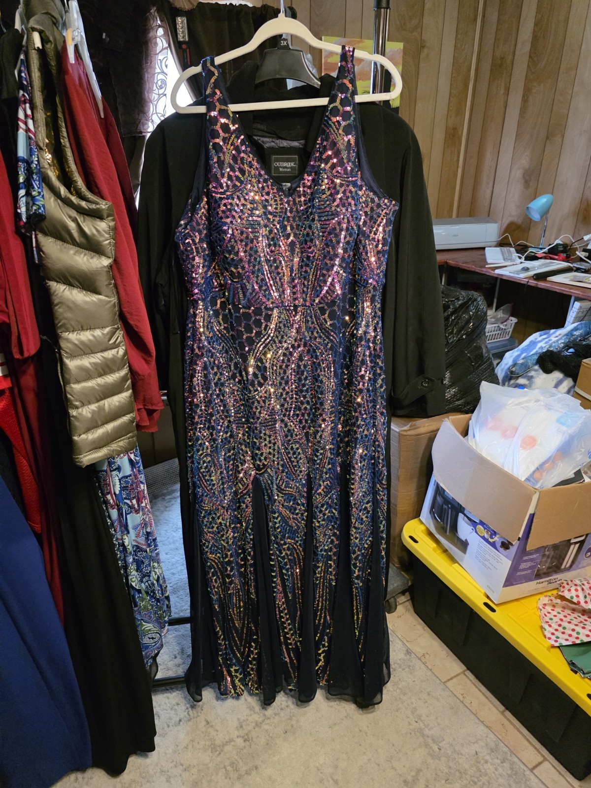 Nightway 22W Navy Multicolor Geometric Sequin Mesh V-Neck Sleeveless Long Gown