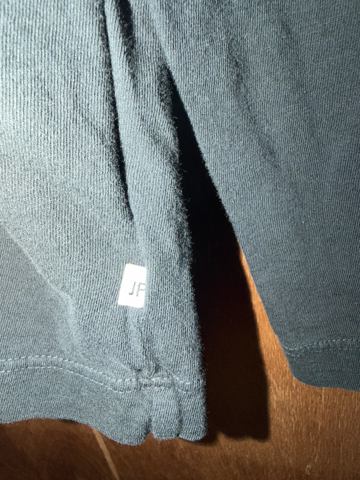 James Perse Men’s Basic Classic Dark Gray, size 3. Large T-Shirt