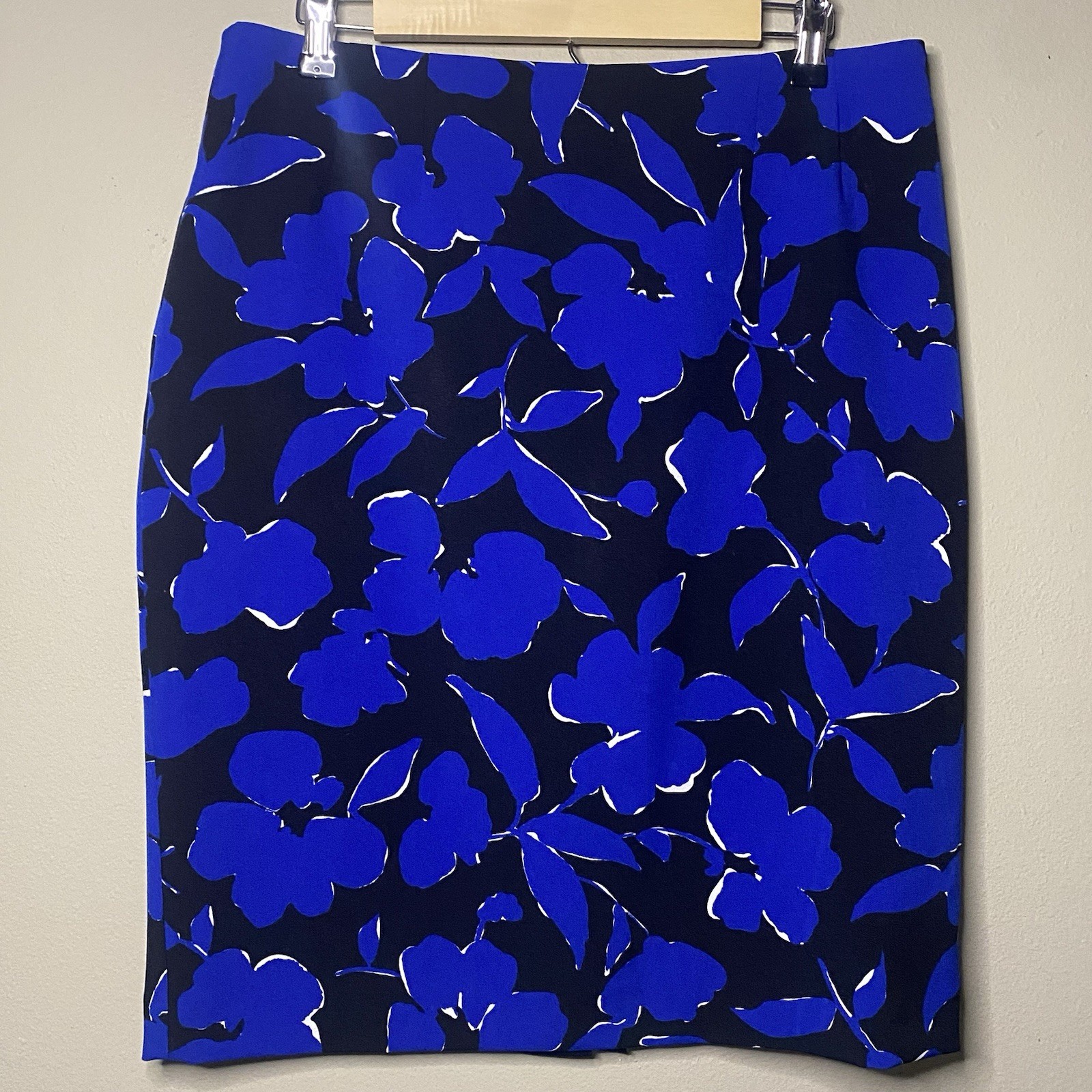 Kasper Pencil Skirt Size 10 Blue Black Floral Back Slit Lined Office Church Flaw