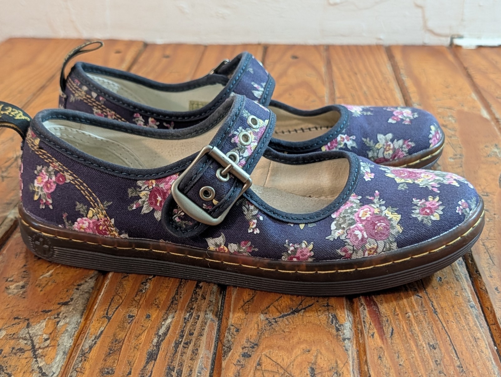 Dr. Martens Carnaby Floral Mary Jane Shoes Women’s 7 EU 38 Canvas Mary Janes Y2K
