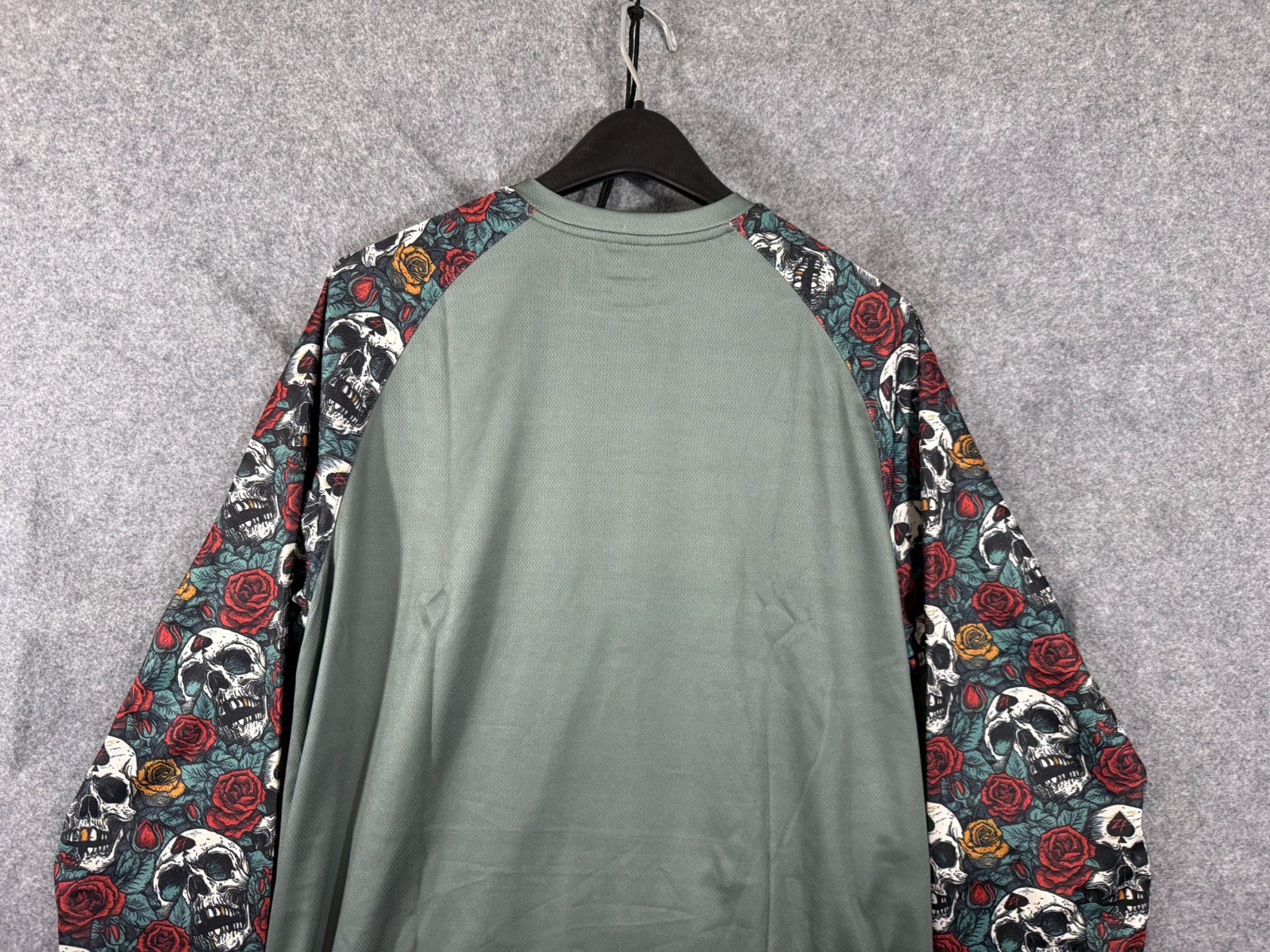 Zero Foxtrot Performance Shirt Mens L Green Skull Roses Crew Rash Guard NWOT