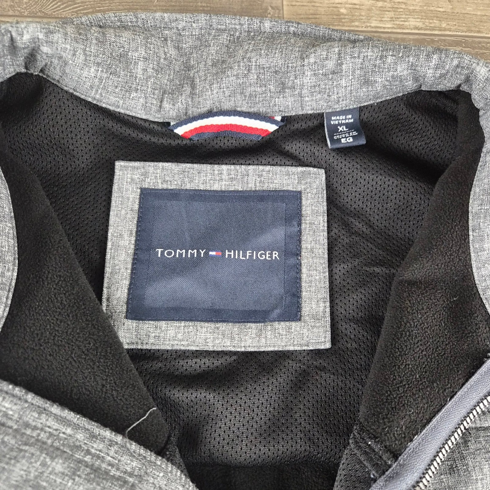 Tommy Hilfiger Softshell Jacket Mens XL Gray Full Zip Fleece Lined Zip Pockets