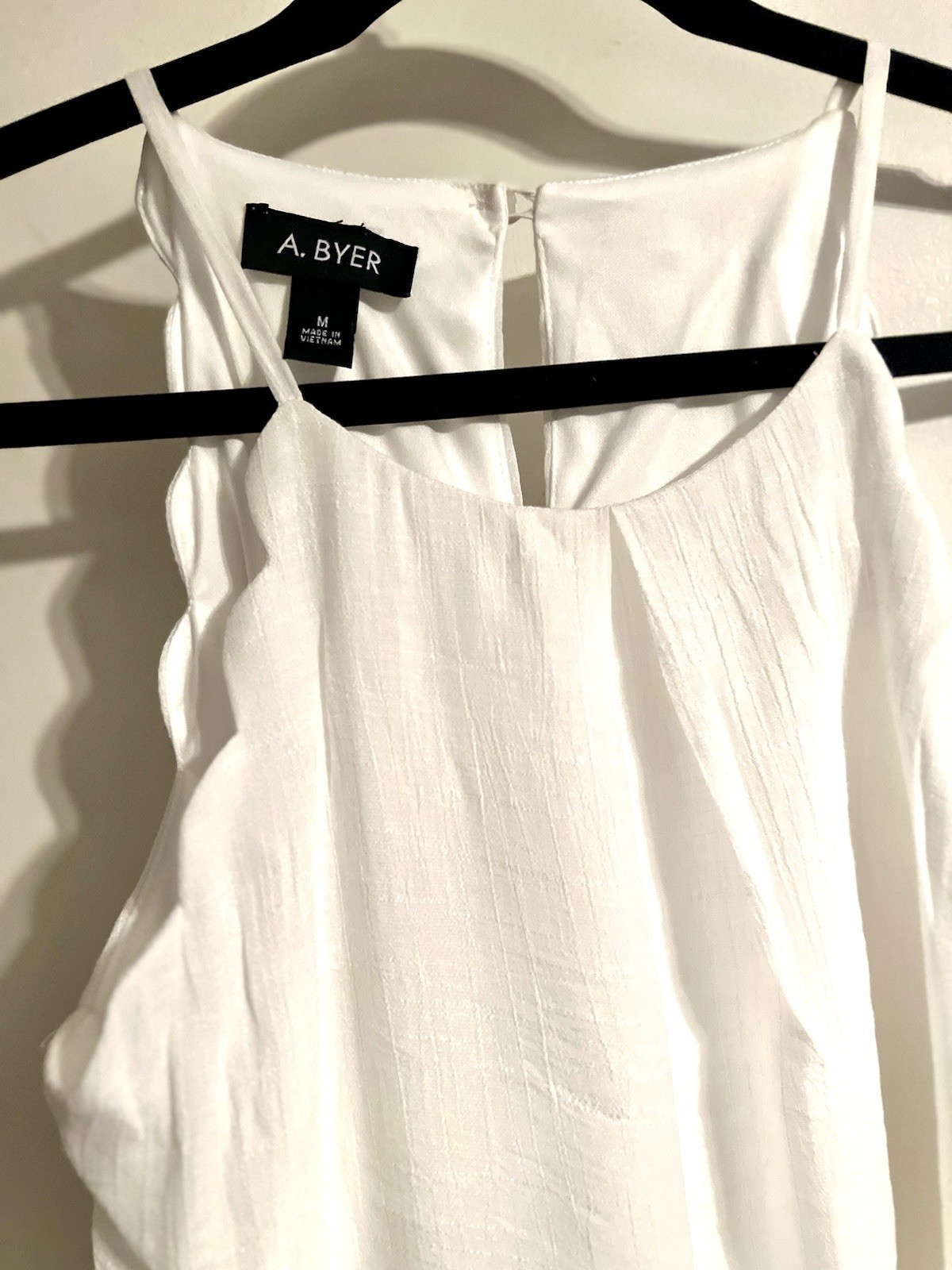 A. Byer White Sleeveless Spaghetti Strap Tank Top Women’s Regular Size M