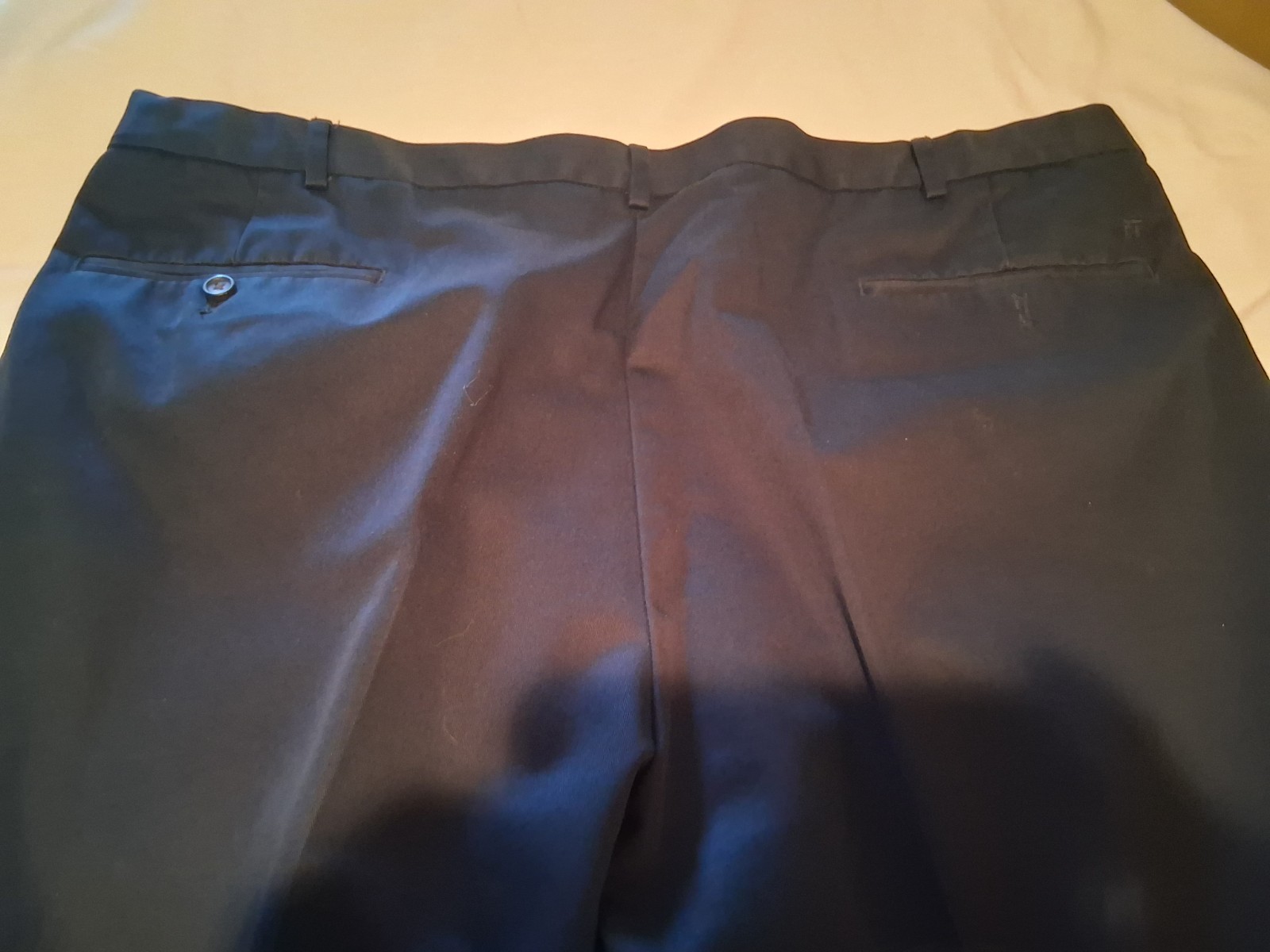 Haggar Pleated Men’s Slacks Adjustable Waistband Size W 46 – L 30 Navy color