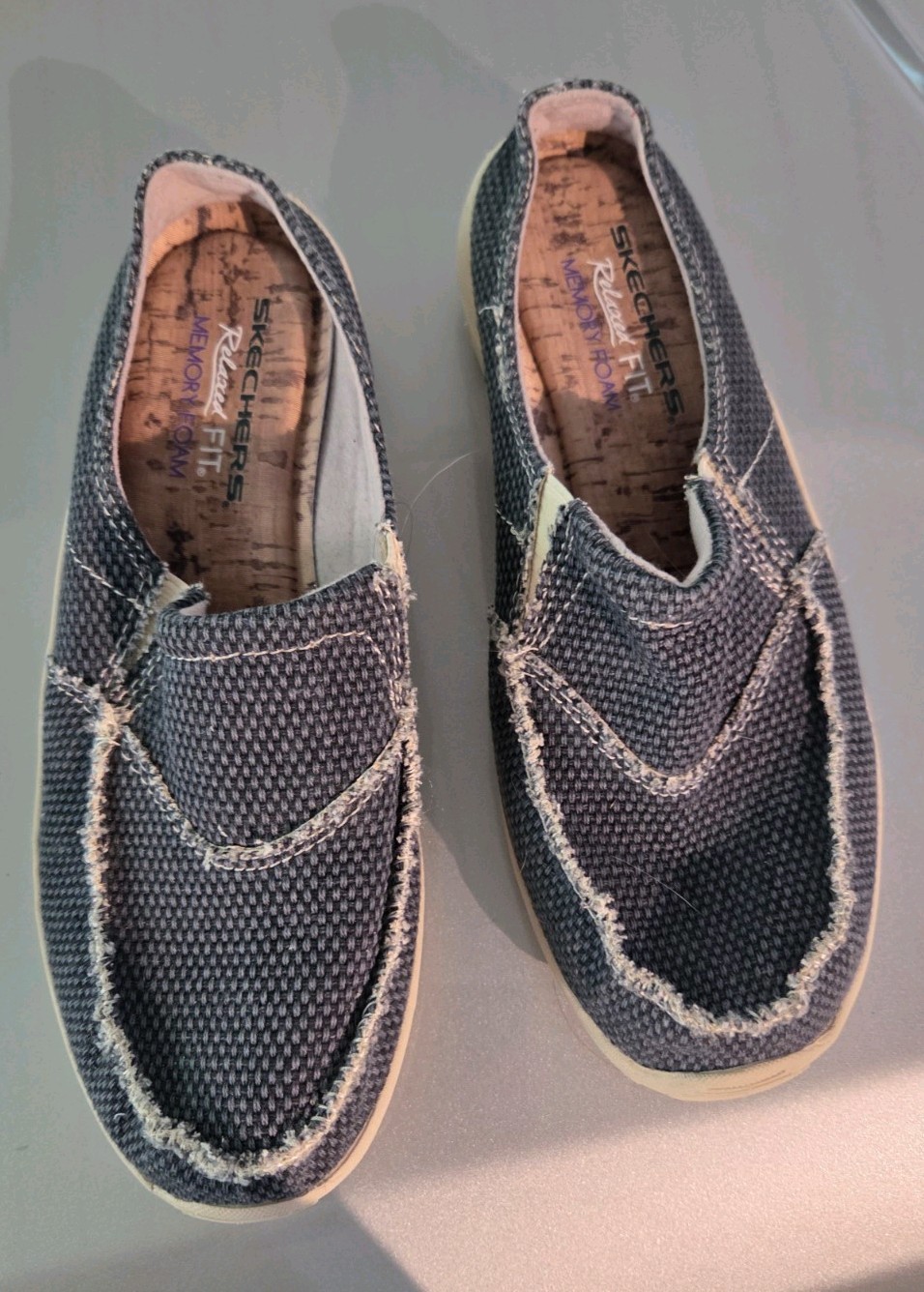 Skechers Relaxed Fit Slip On Canvas Mules Women’s Size 8 Navy Blue Denim Comfort