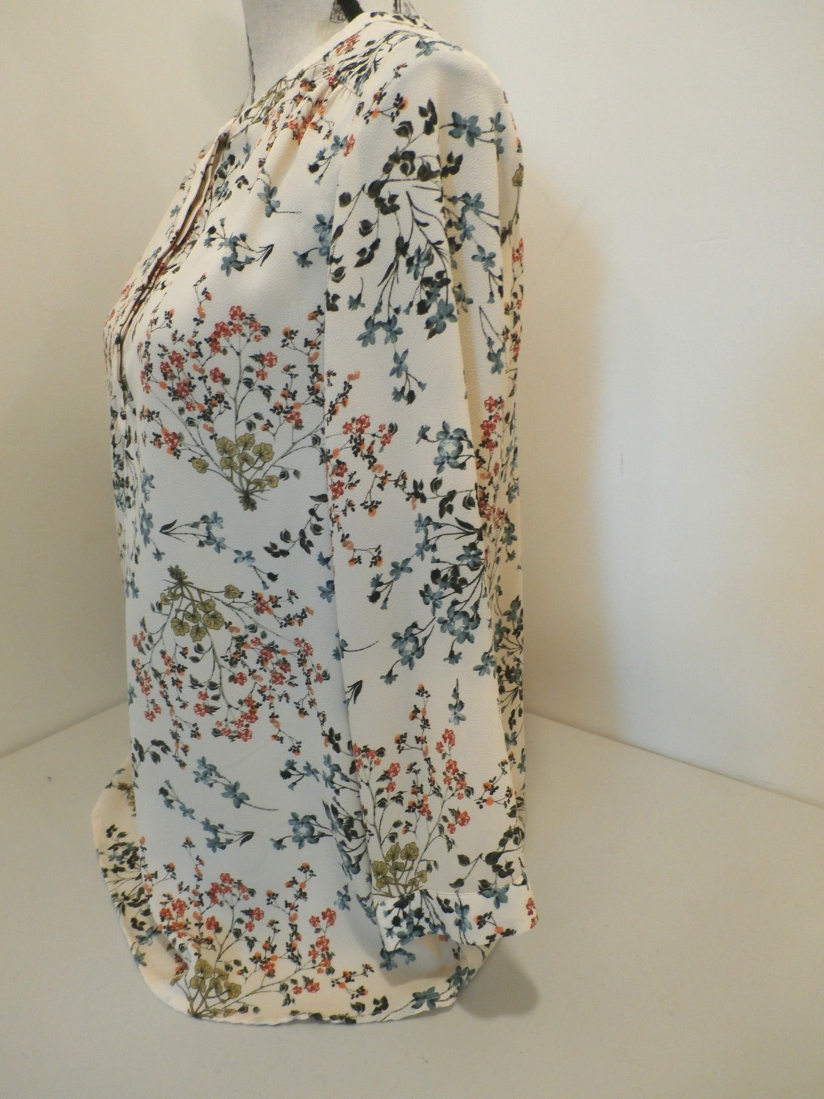 Dalia Beige Floral Tunic Top 3/4 Sleeves 4-Button Front Large
