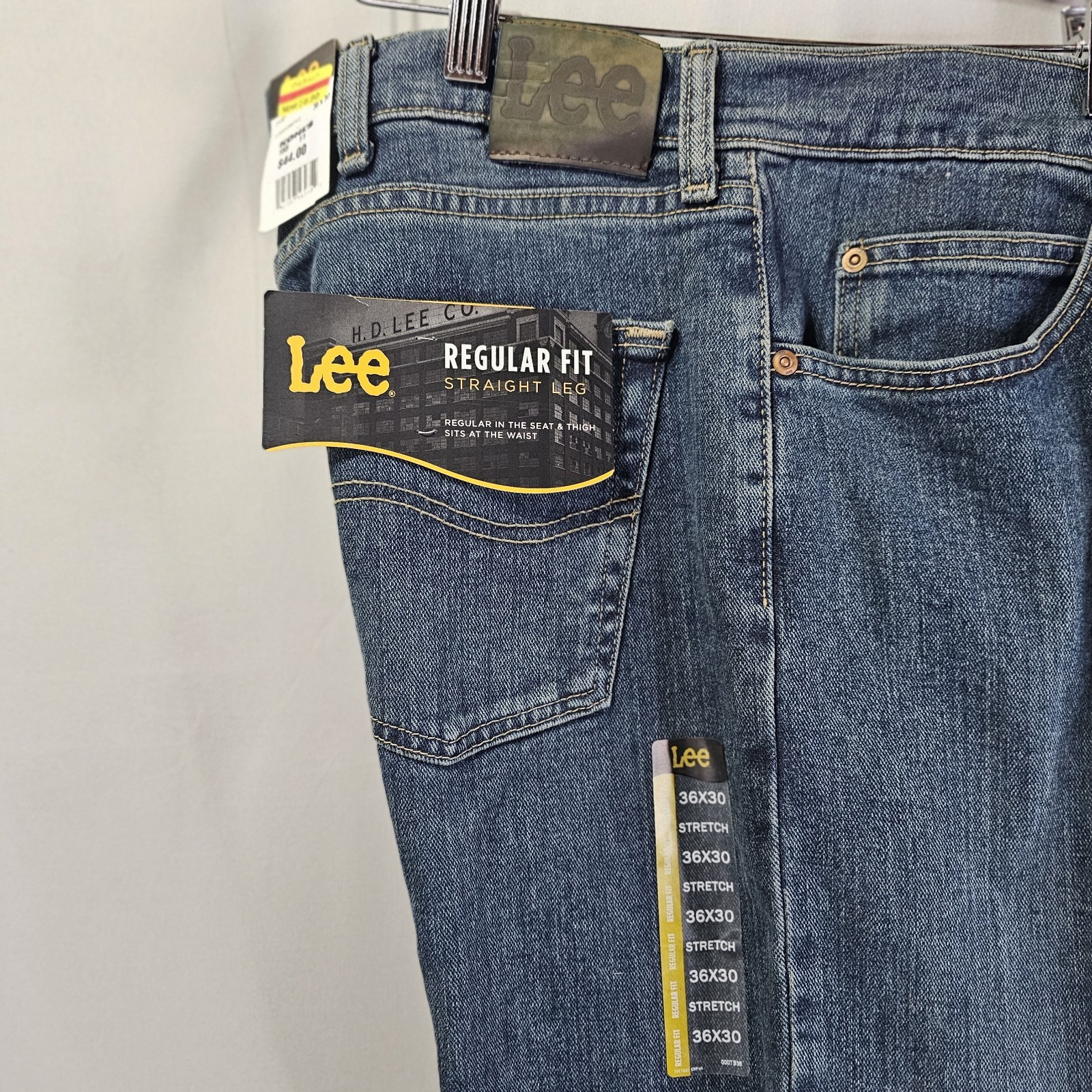 New LEE REGULAR FIT STRAIGHT LEG JEANS Men`s Sizes 99% Cotton 1% Spandex 36×30