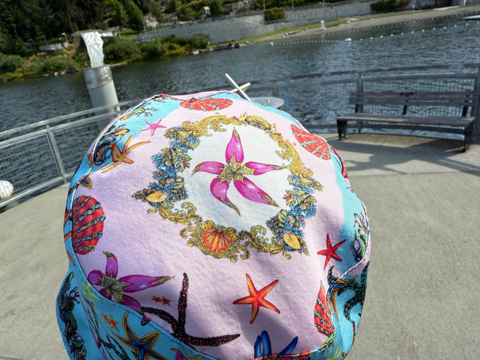 Vesace Reversible Bucket Hat with Sea Shell pattern Unisex size L