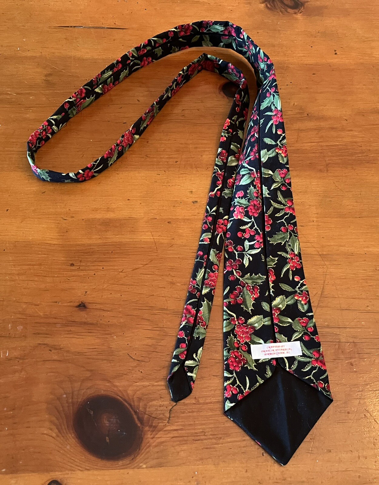 Christmas Neck Tie Artisan Handcrafted USA Cotton 58”x 3.5” Holly Berry Winter