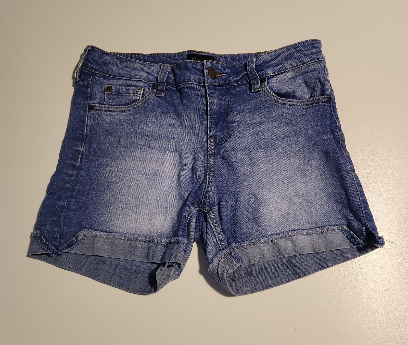 Celebrity Pink Denim Shorts Dark Blue Cuffed Mid-Rise Mom Stretch Size 9/29