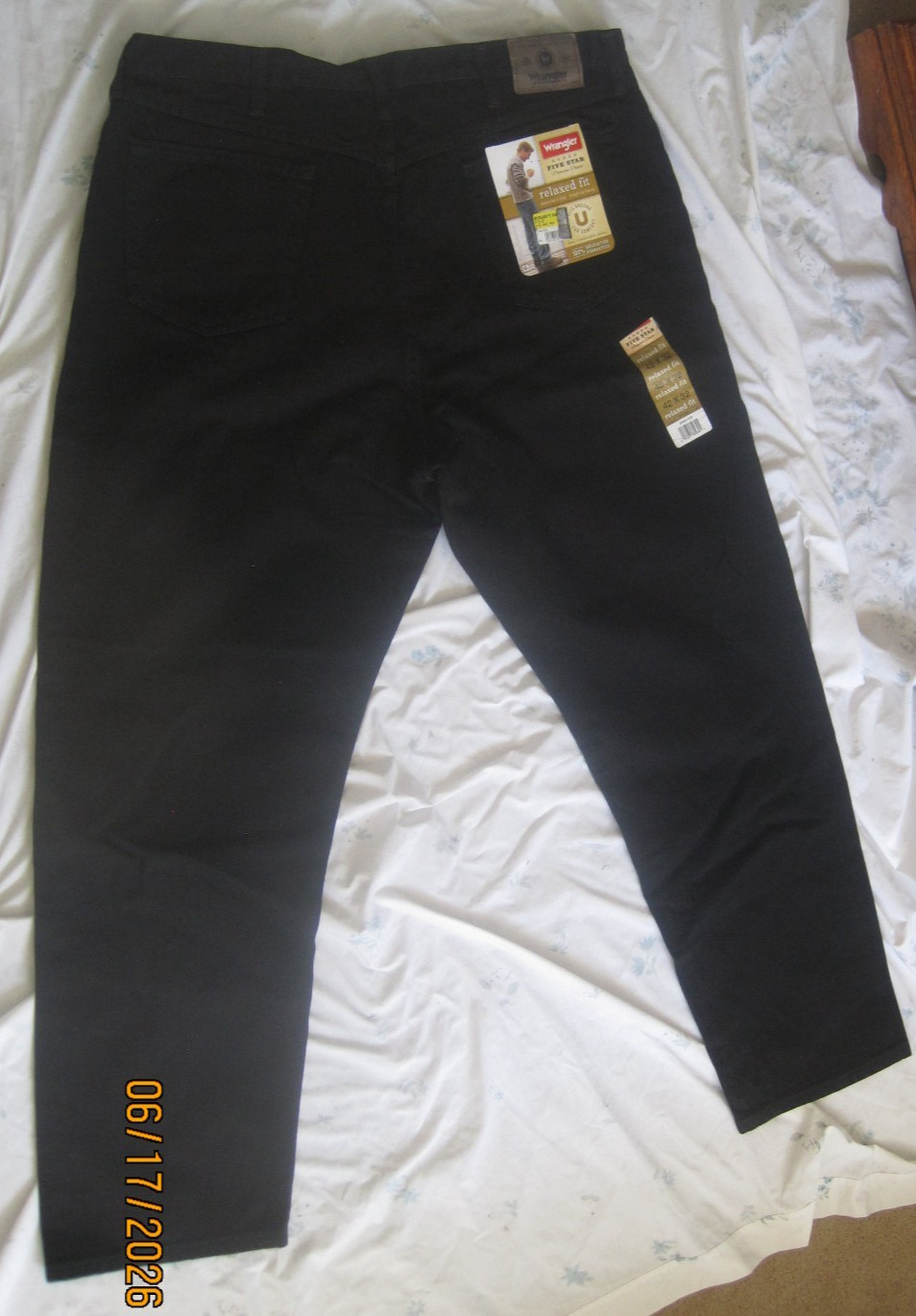 Brand New Wrangler 5 Star Premium Relaxed Fit 42×32 Black Straight Leg Jeans