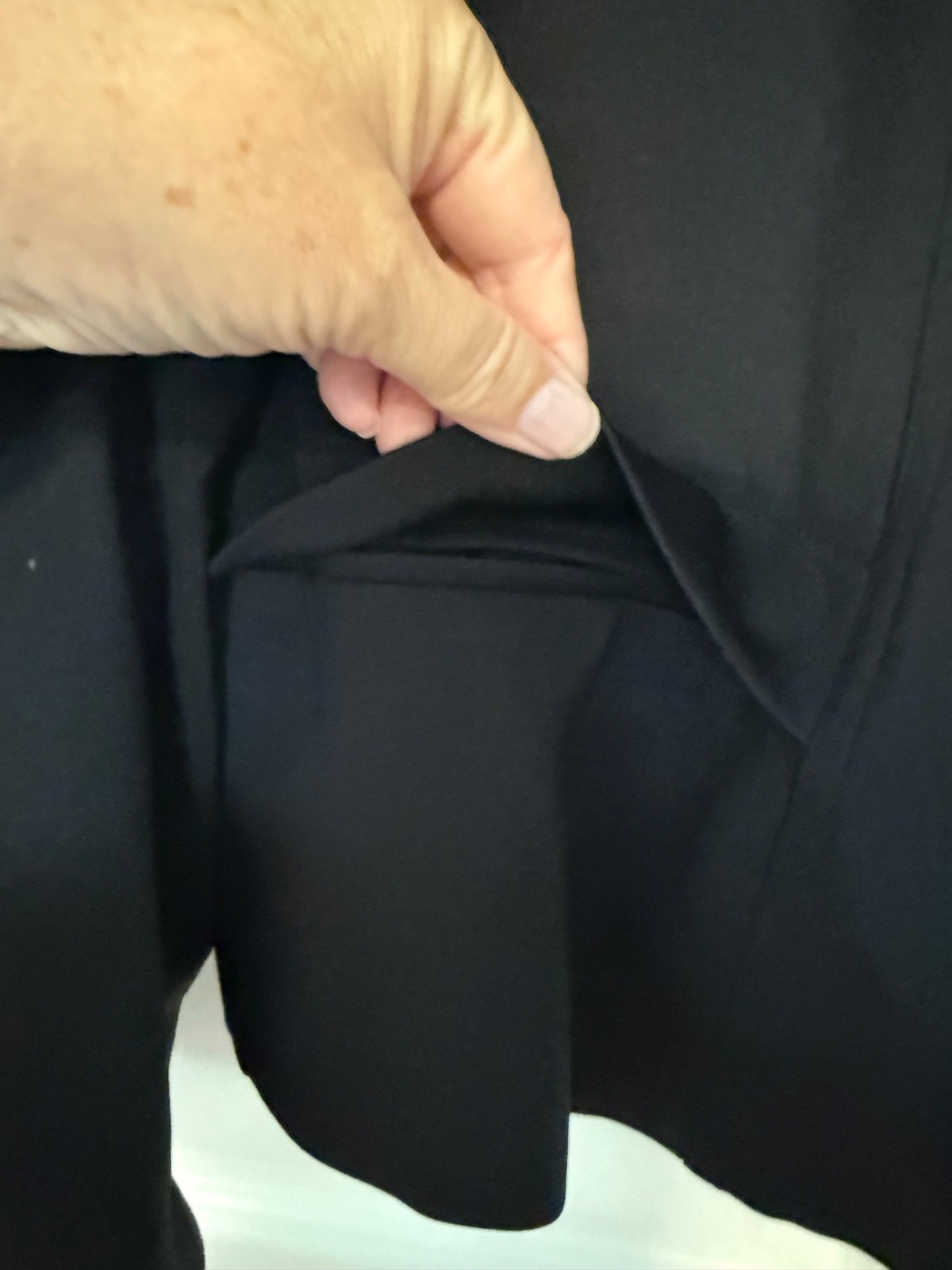 Chico’s Jacket Womens 3 Black Lined Stretch Pockets Front Hook Blazer- 4349