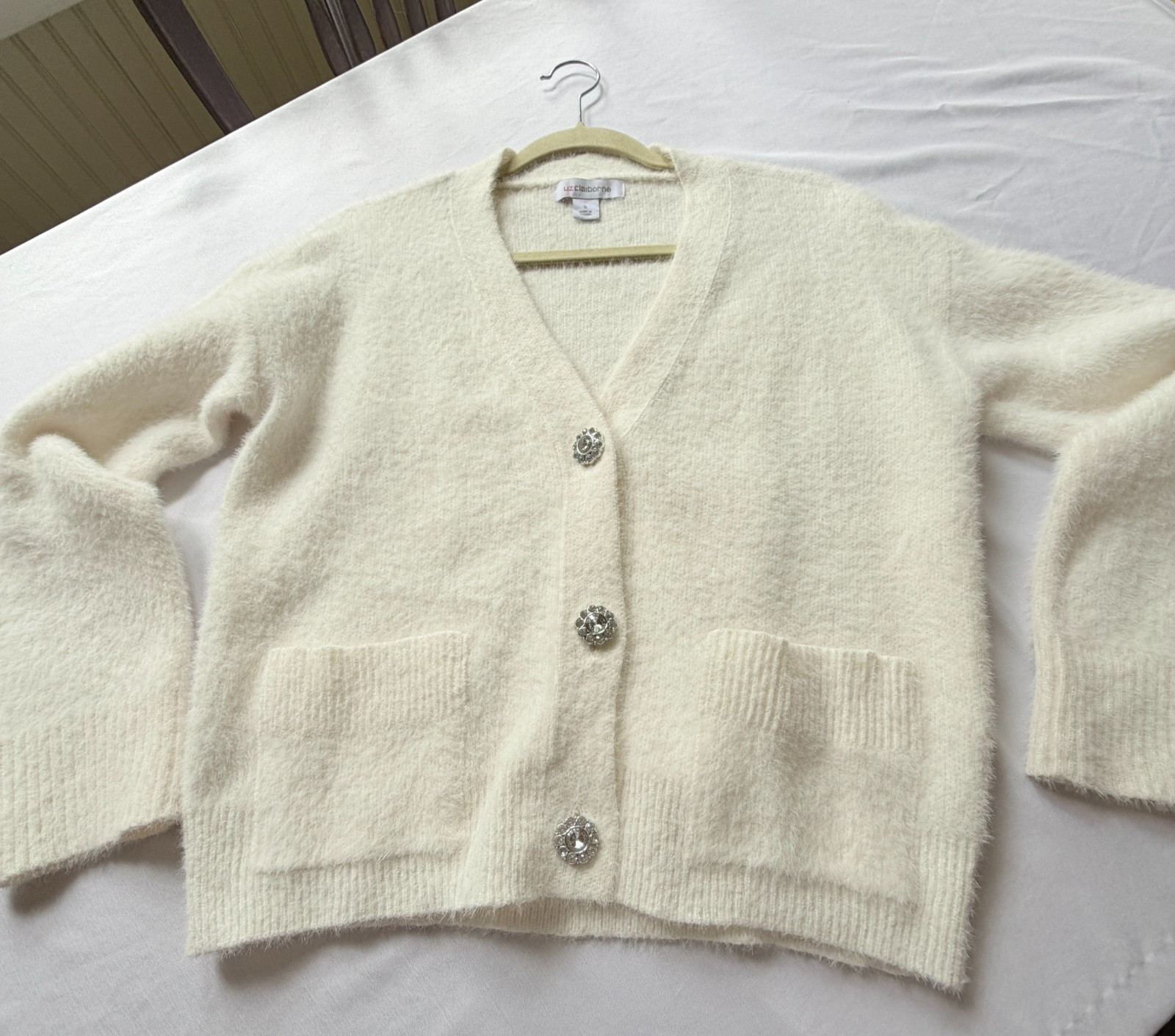 NEW w/o tags Lovely LIZ CLAIBORNE Soft Sweater Rhinestone Buttons – S