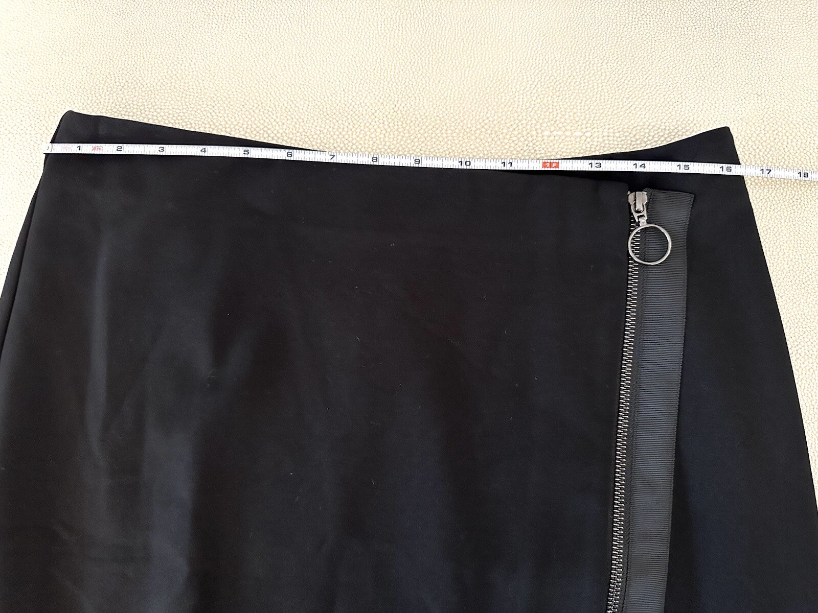 J.McLaughlin A-line silhouette Mini length front zip detail size 10