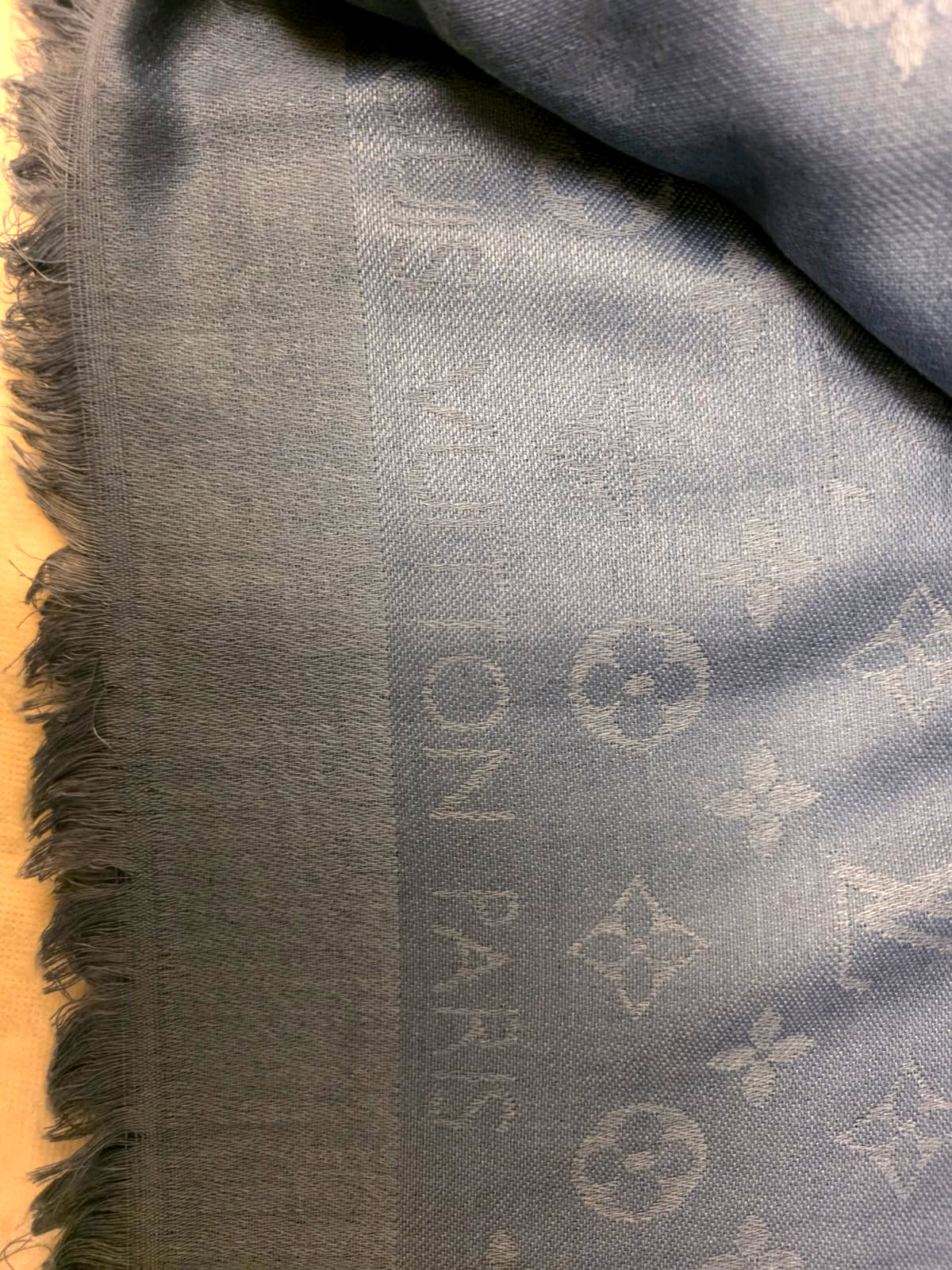 100%Authentic Louis Vuitton Scarf Shawl Stole 35%Wool 65%Silk Dusty Blue Used