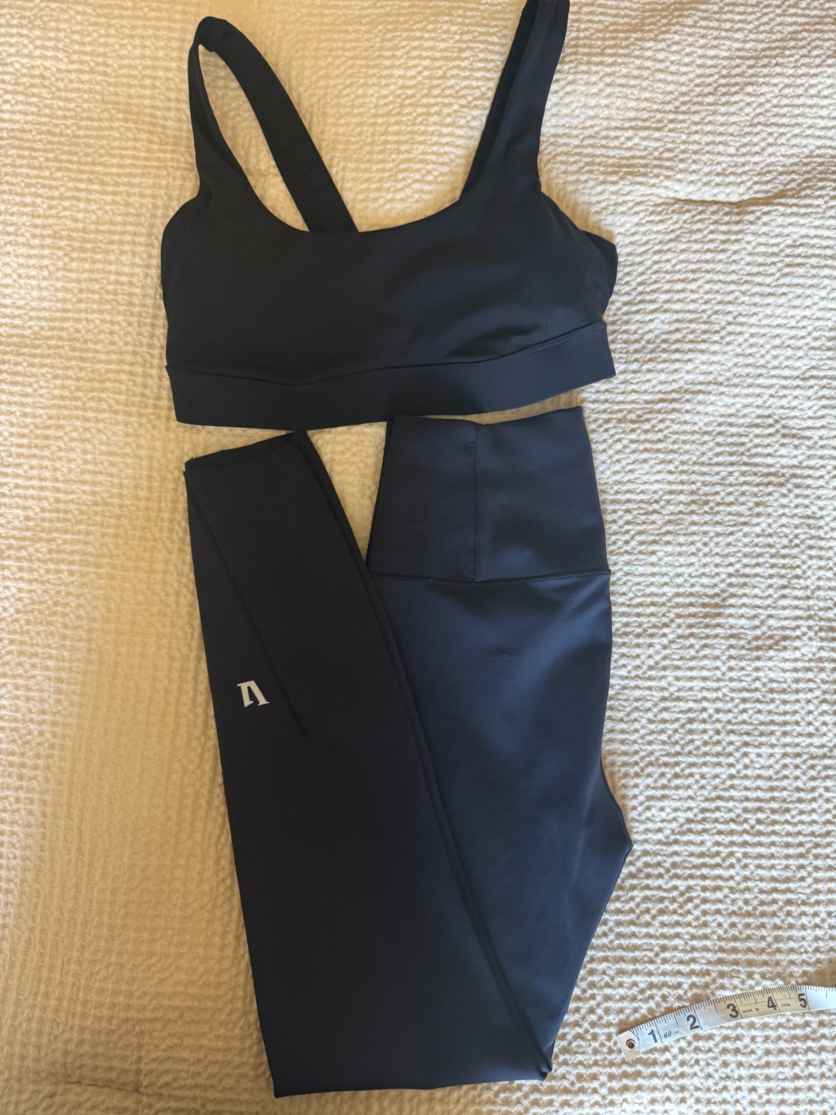 Vuori Evolve Legging and Stride Bra Small