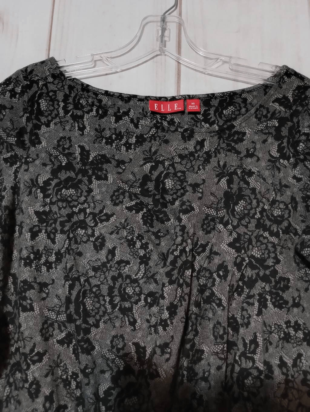 Elle Shirt Ladies Extra Small Black Gray Floral Boat Neck Long Sleeve