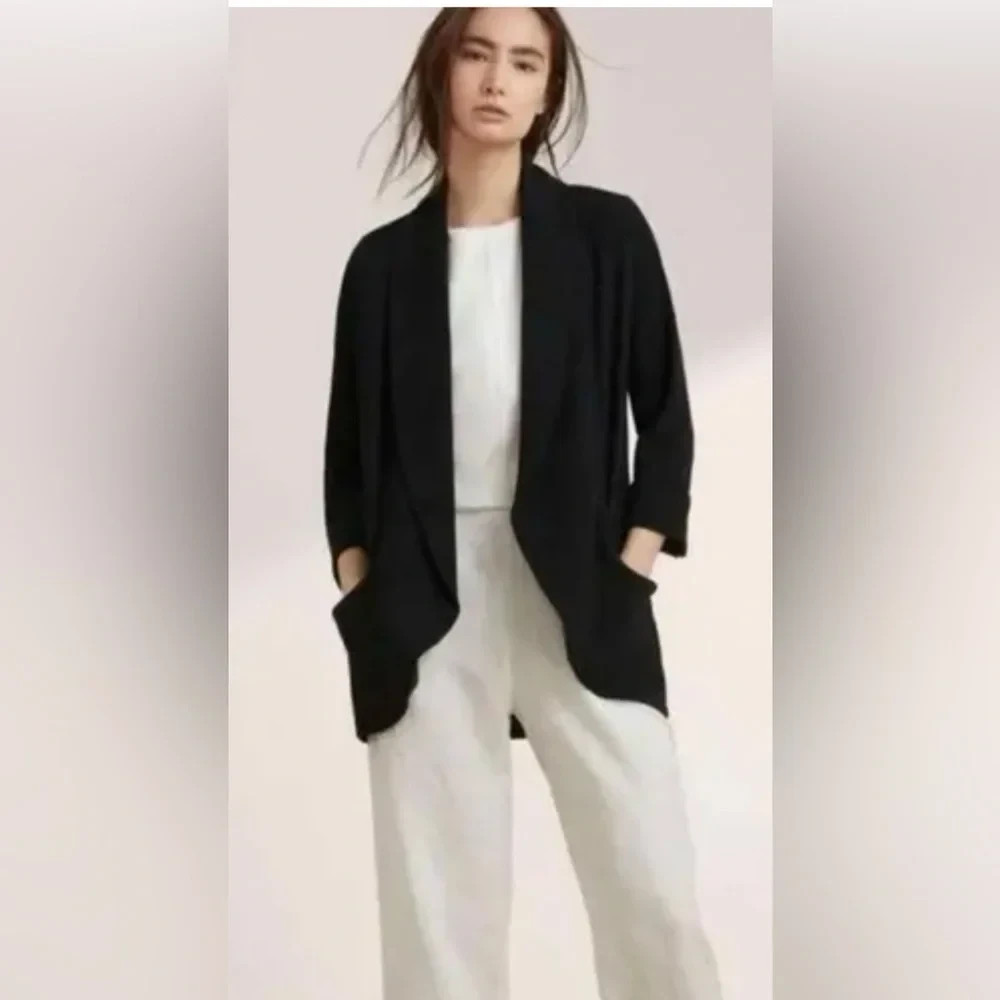 Size 8 – ARITZIA Wilfred Women’s Black Crepe Dressy Jacket