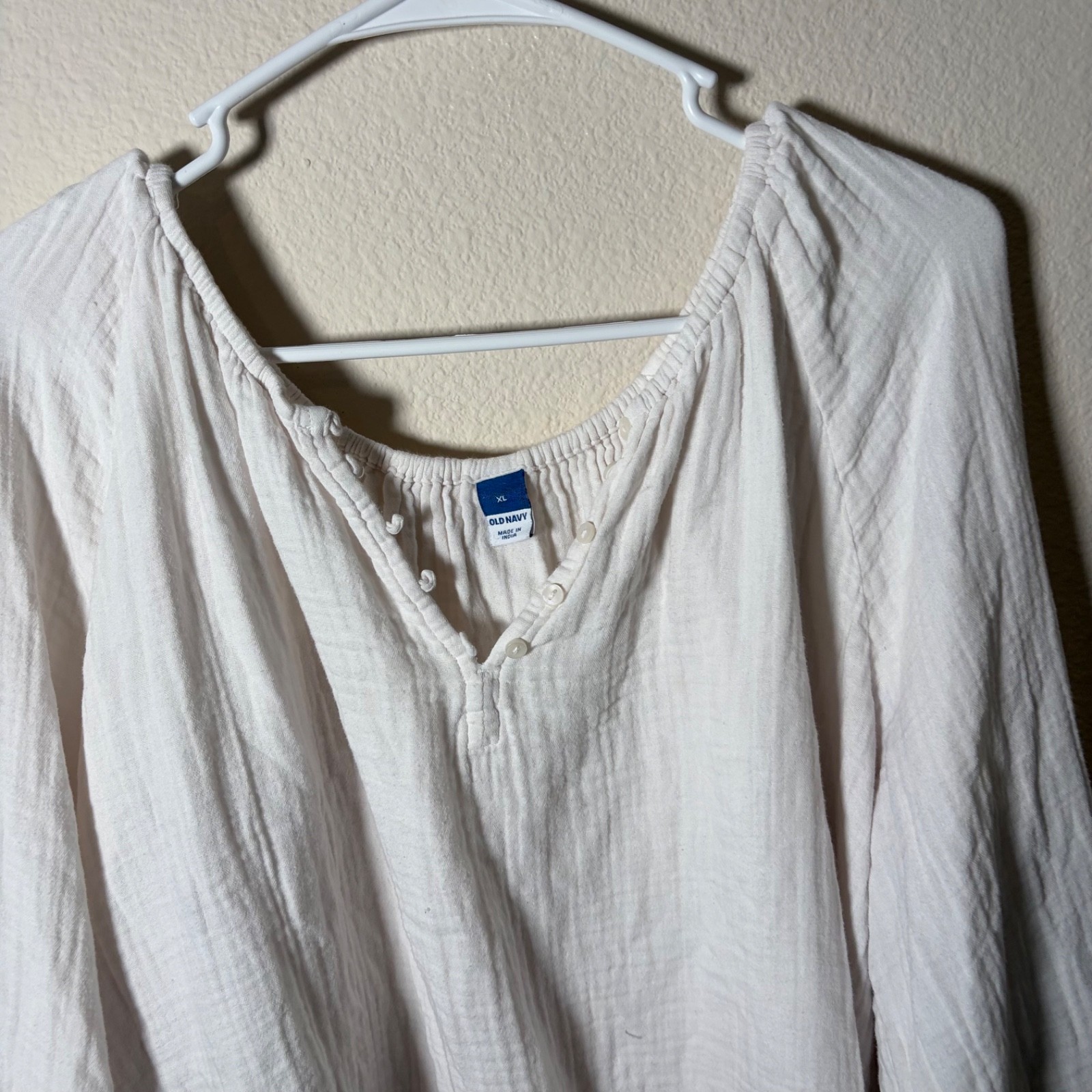 Old Navy Blouse Women’s XL Ivory Gauze Casual V-Neck Shirt Top Casual
