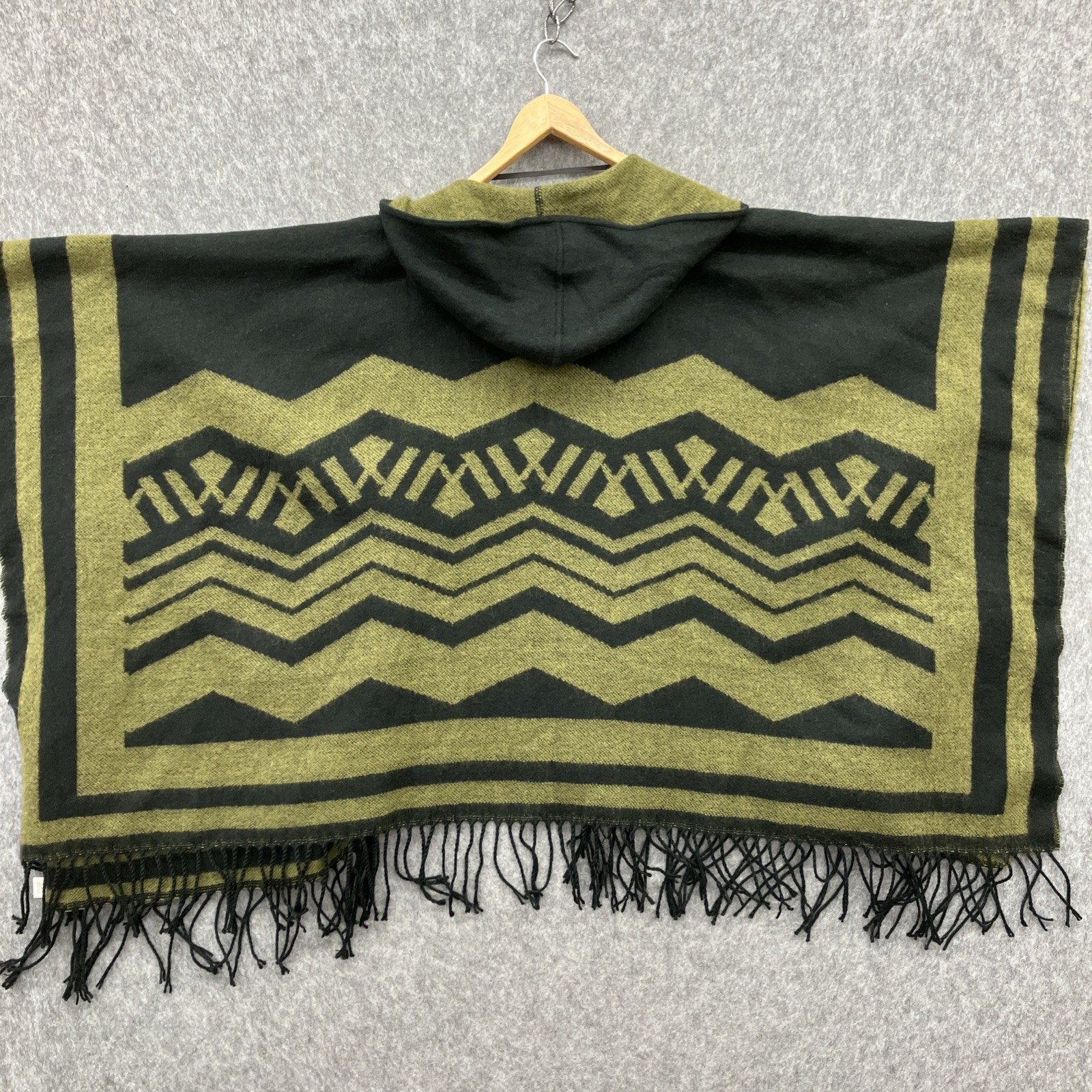 NEW Melrose and Market Ruana Topper Womens One Size Green Black Hood Southwest