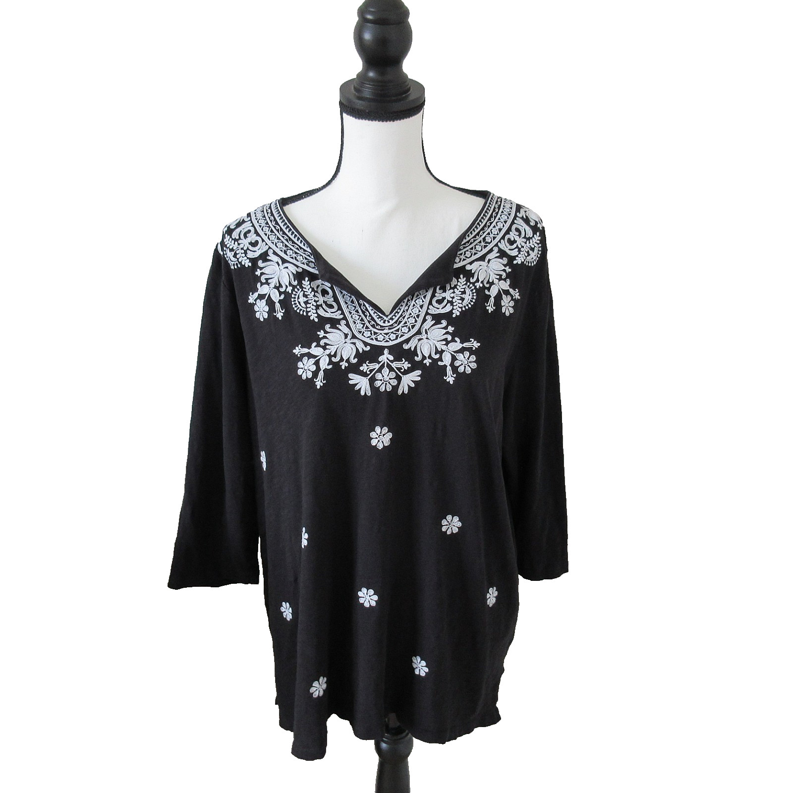 Talbots Womena 2Xp Split Neck Embroidered Tunic Top Black & White Boho Inspired
