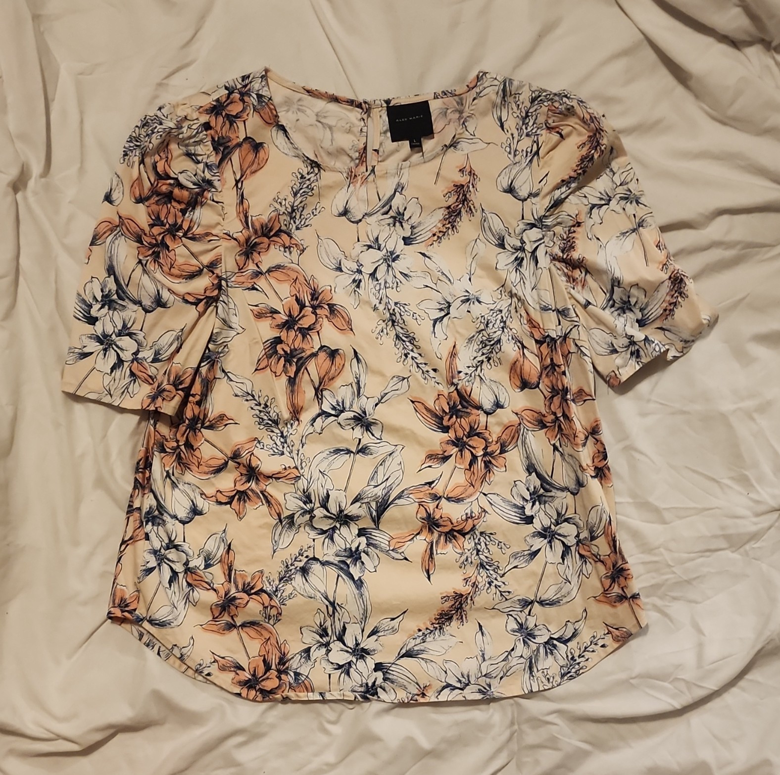 ALEX MARIE Women’s L Beige Floral Round Neck Ruffle Sleeve Short Sleeve Blouse