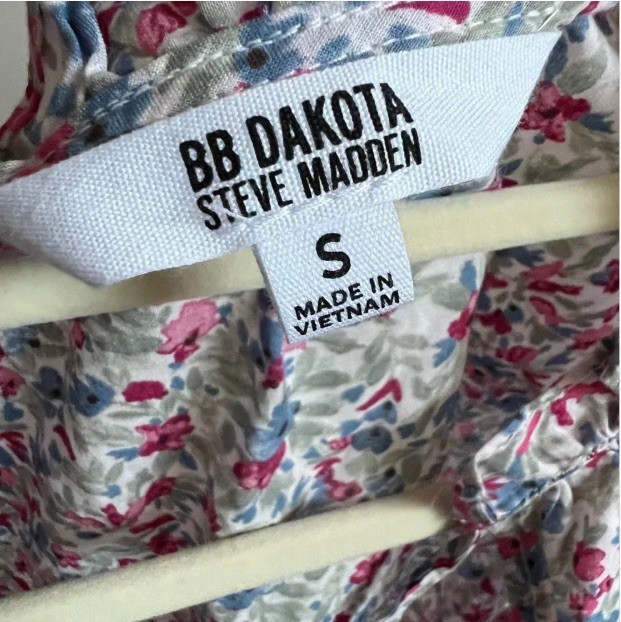 BB Dakota Steve Madden Women’s S Floral Sleeveless Ruffle Tie Blouse