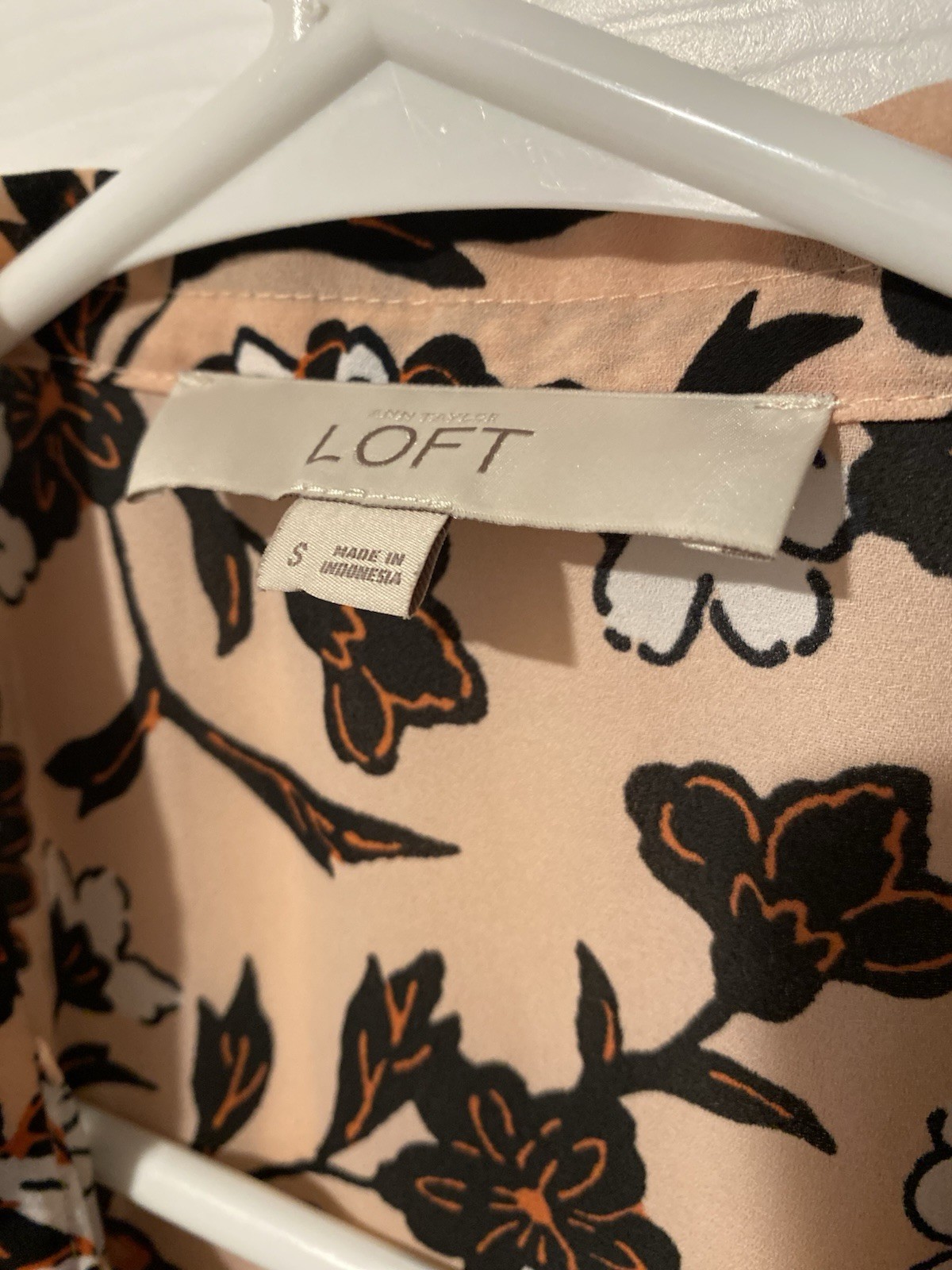 LOFT Women’s S Floral Sleeveless Tie V-Neck Woven Brown, Peach, Tan Blouse
