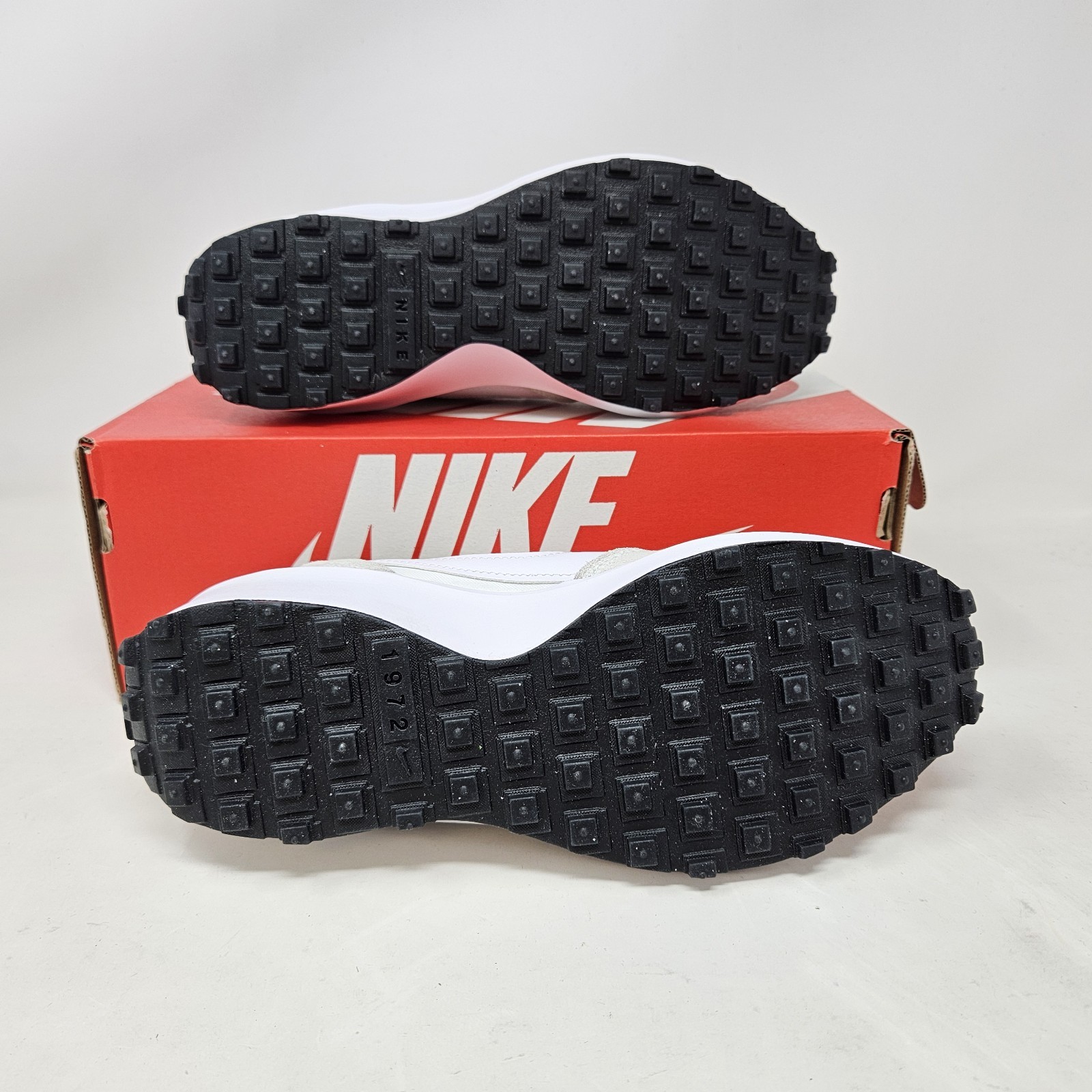 Nike Waffle Debut ‘White Grey’ Comfy Casual Shoe / DH9523-100 / Women’s Size 7.5