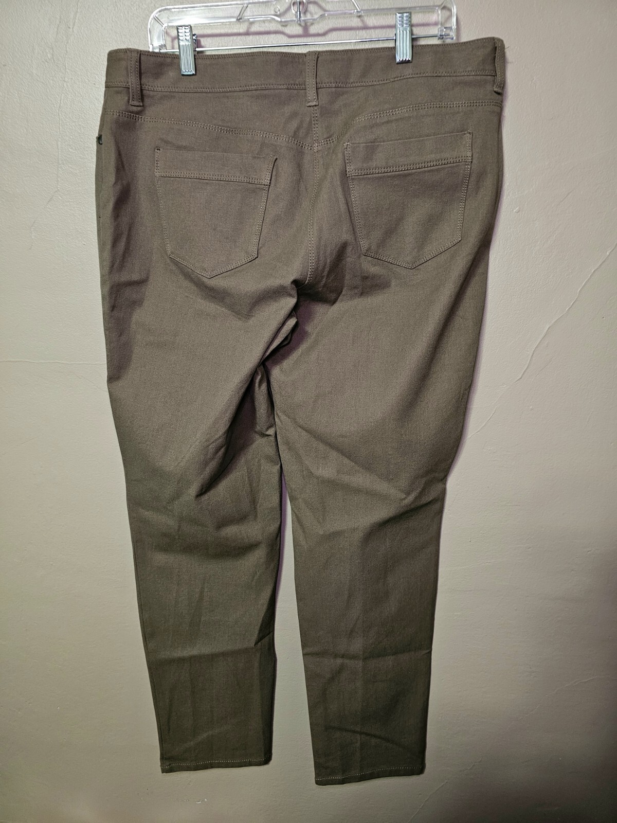 Chicos So Slimming Pants Womens Sz 2.5 Taupe Rayon Nylon,Spandex Blend Pockets