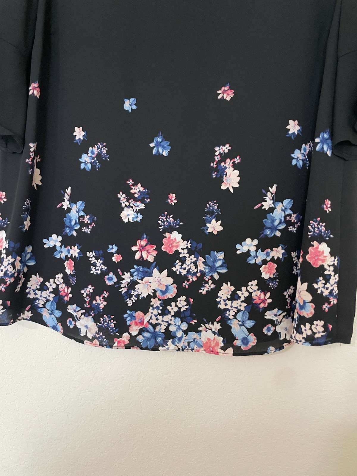 ELLE Floral Border Print Flutter Sleeve Blouse Black Blue Pink Women’s Size M
