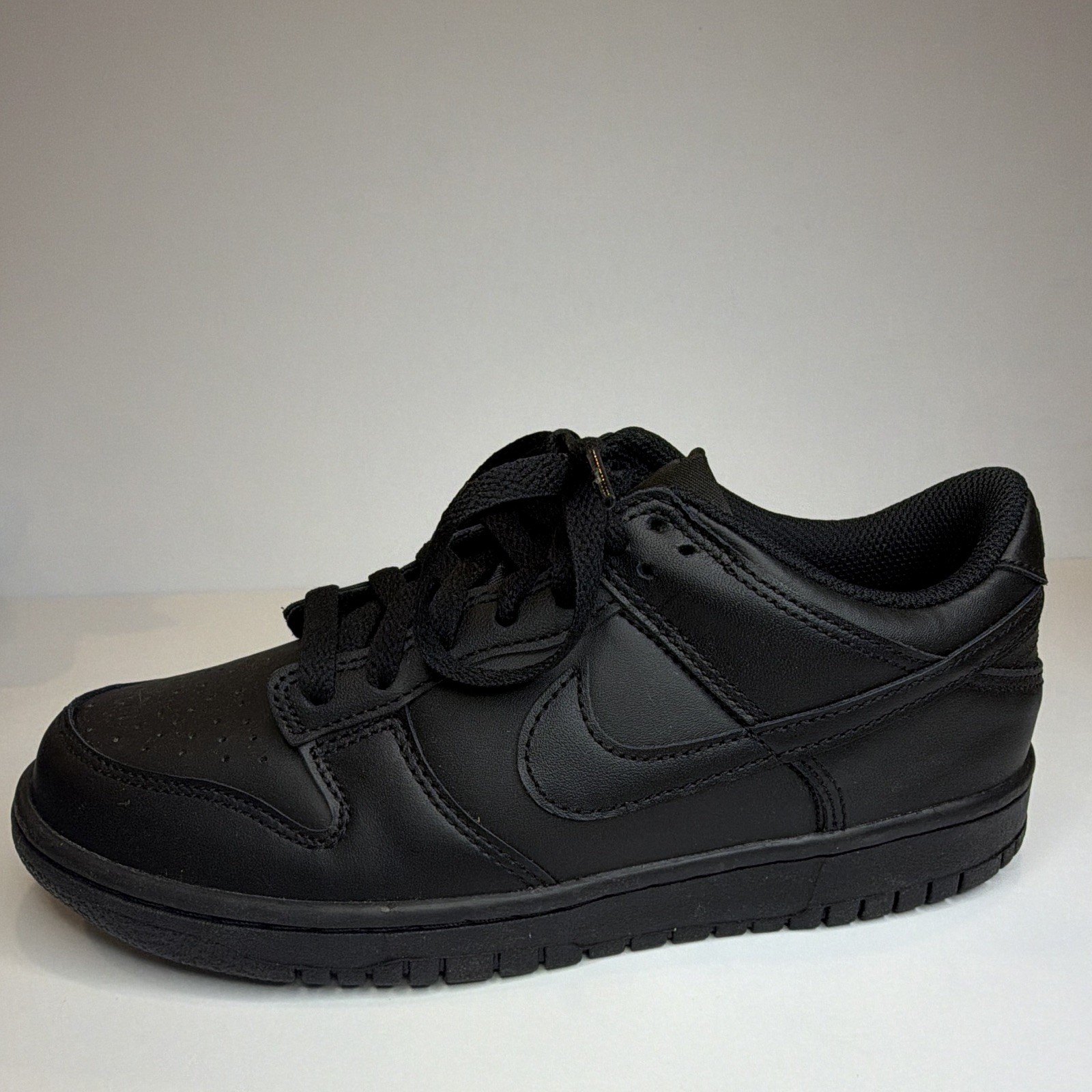 Nike Dunk Low GS Low Top Lace-Up Black/Black Leather Kids 6Y FB9109 009