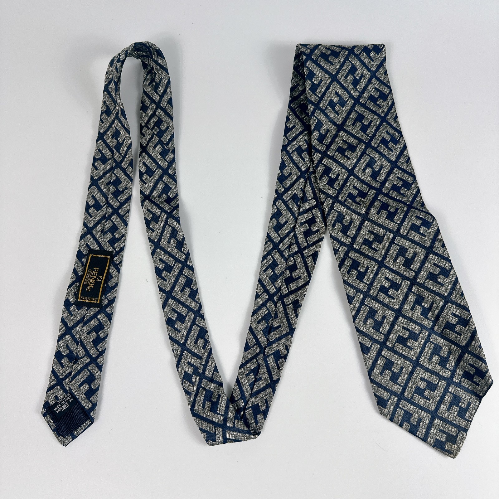 FENDI Zucca FF Monogram Silk Tie Navy Blue Silver Jacquard Made in Italy japan