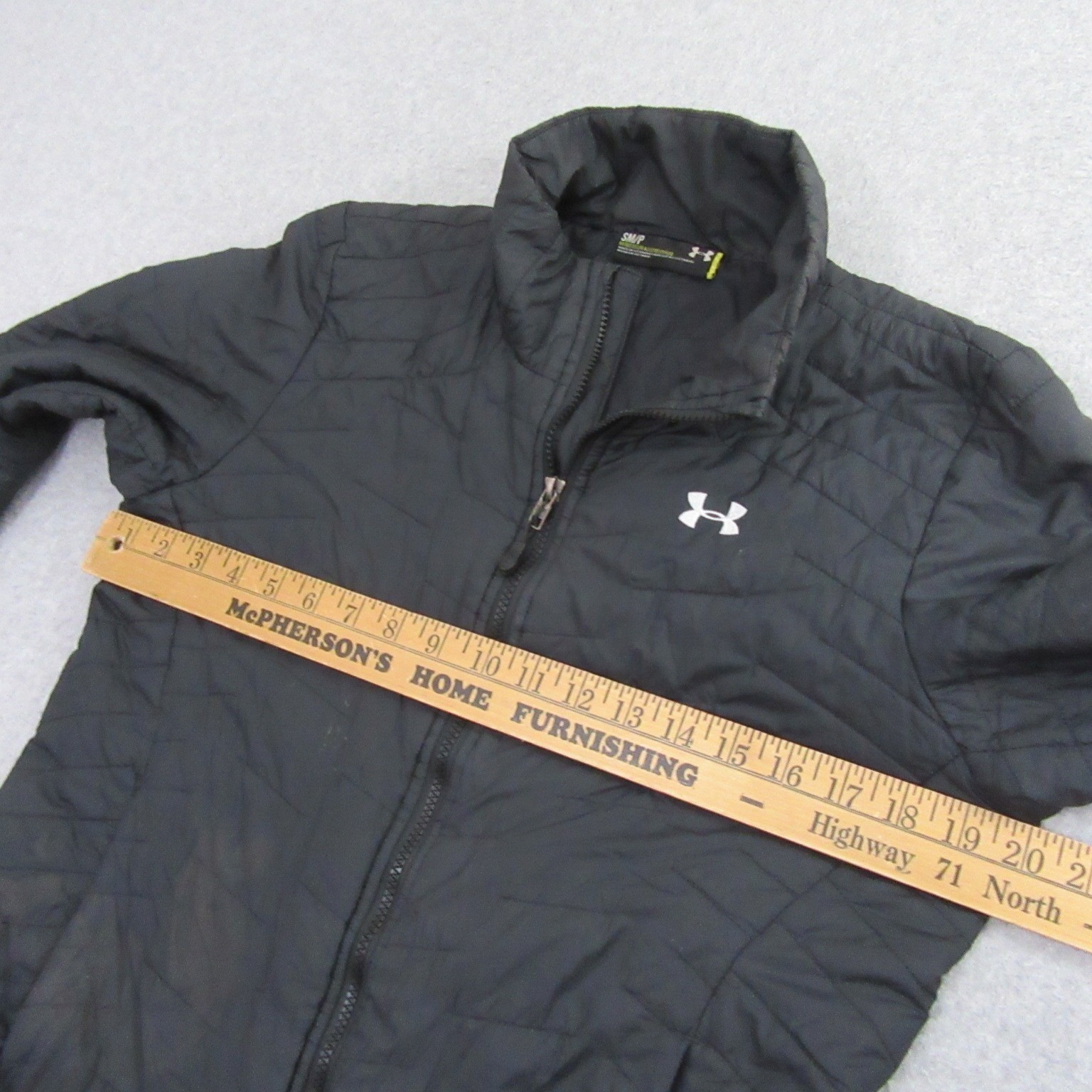 Under Armour Mens Puffer Jacket S Black Fitted Full Zip Quilted Pocket