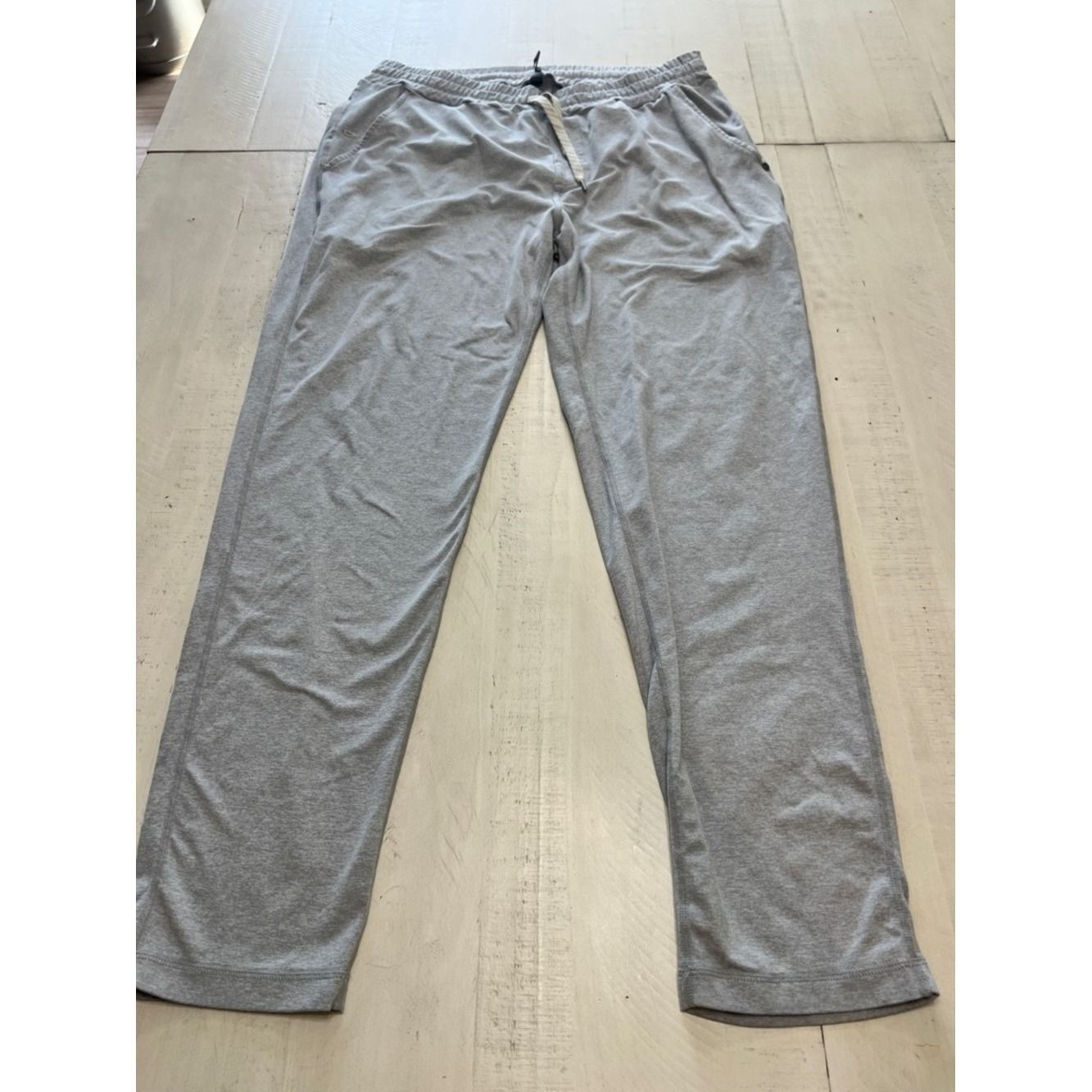 Vuori Men’s Ponto Performance Gray Jogger Pants V418 XL Pockets Drawstring Waist