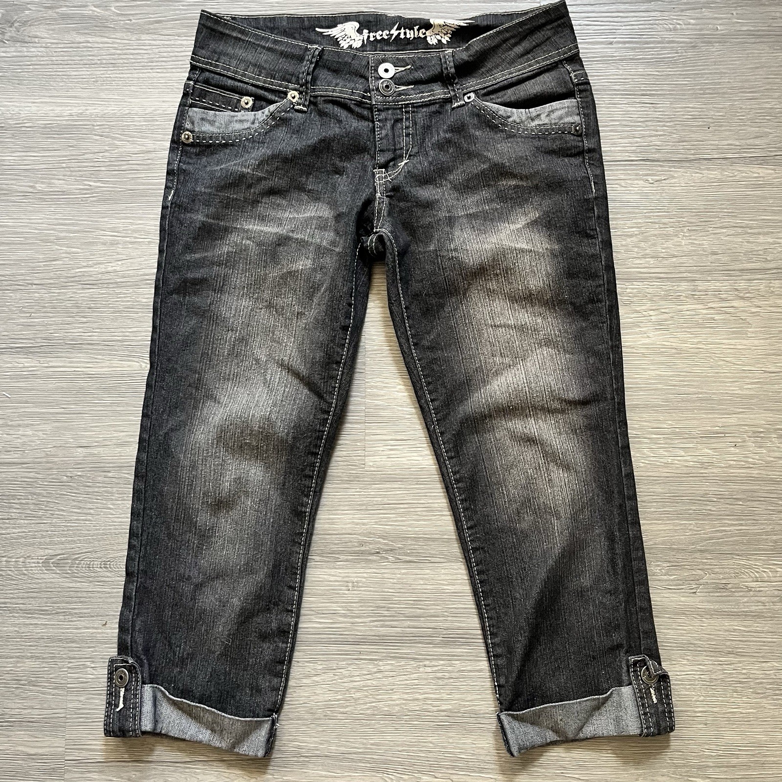 Freestyle Revolution Y2K Women’s Black Denim Cropped Cuffed Stretch Capris