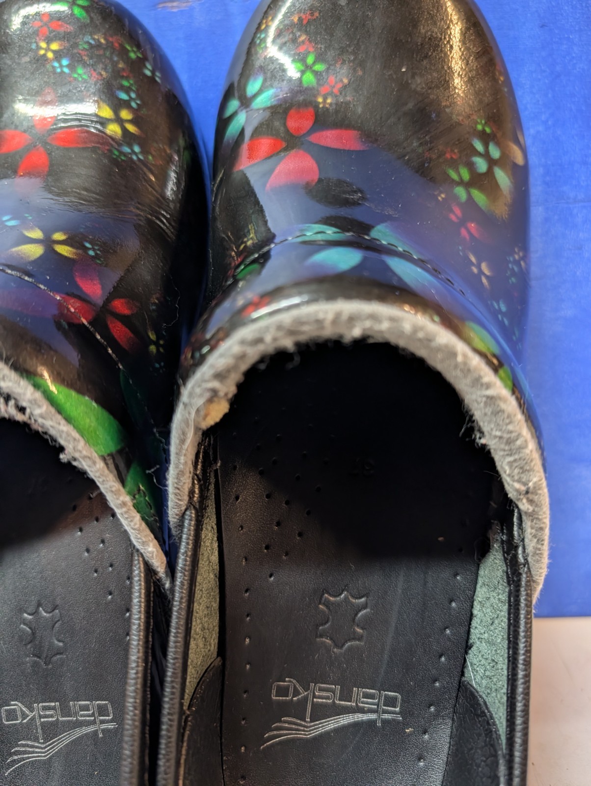 NO REFUNDS. Dansko Women’s Black Floral Leather Slip-On Comfort Clogs EU 37 US 8