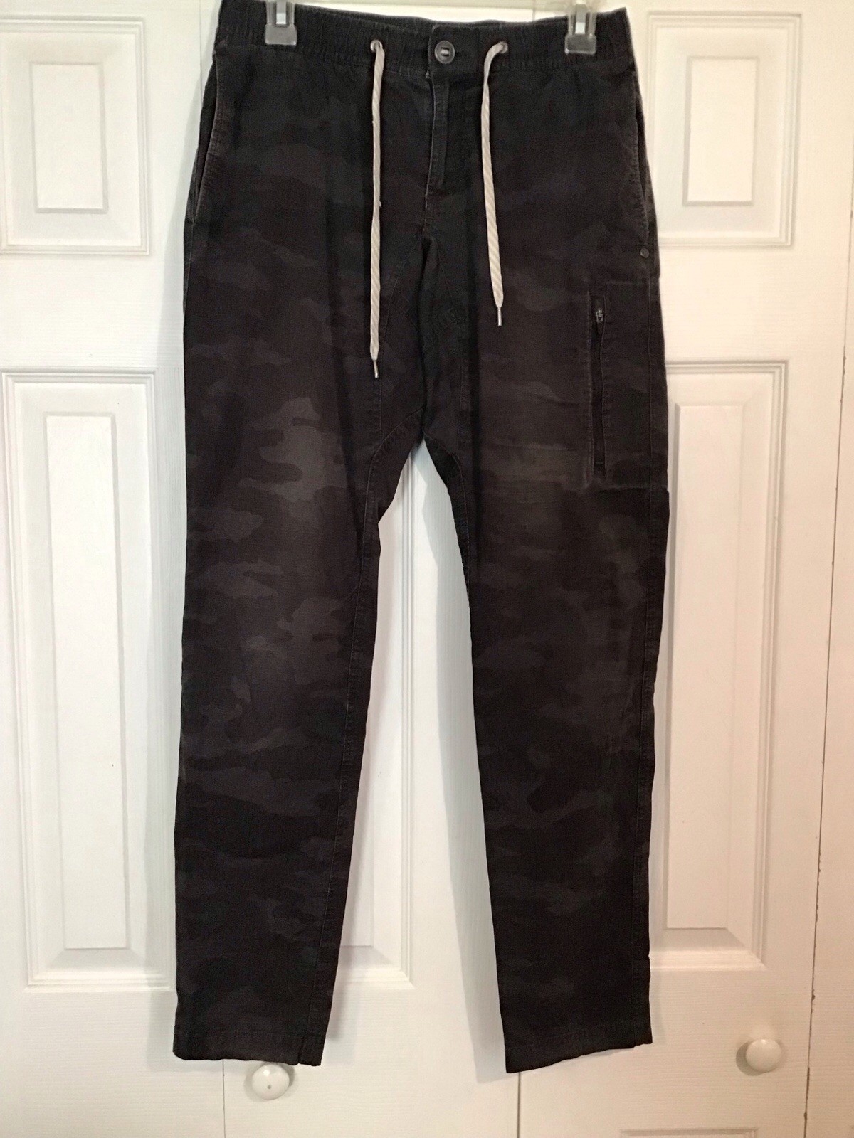 Vuori Men’s Drawstring Ripstop Camo Climber Pants Size S-Read Description