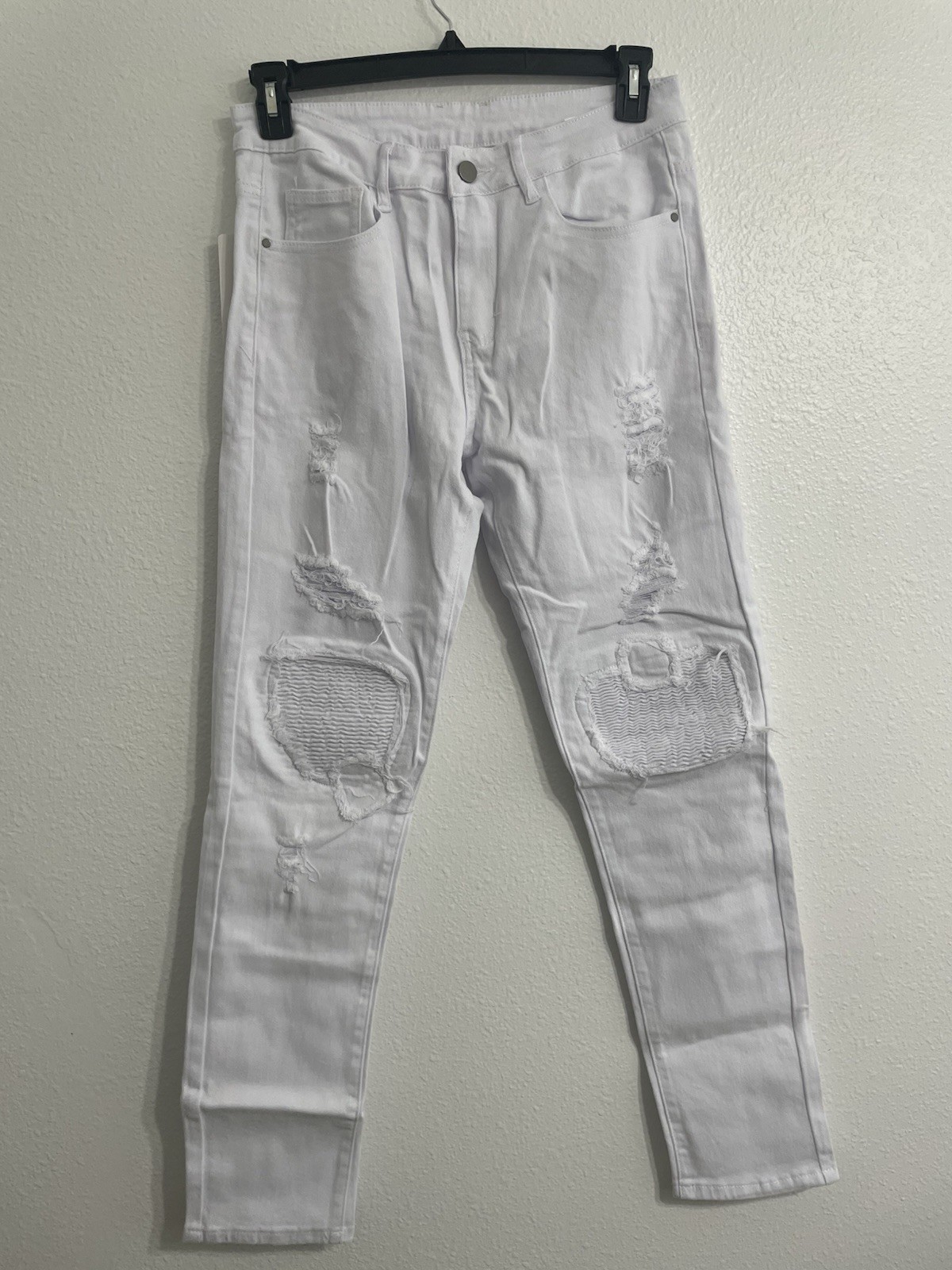 Generic White Jeans – Size 30 – Distressed