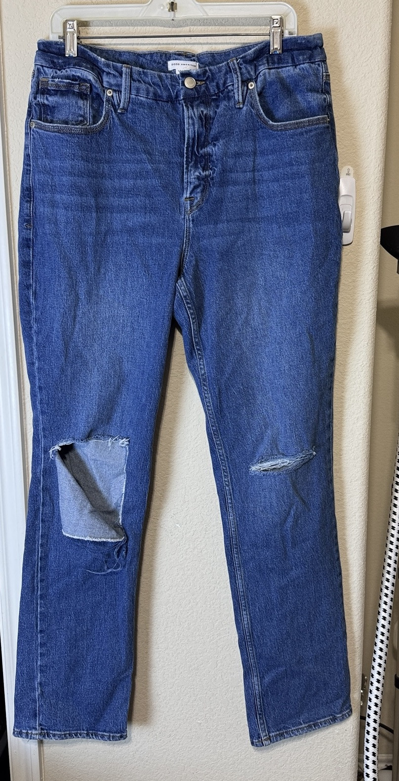 Good American 90’s Icon Straight Jeans Women’s size 14/32 ripped knees