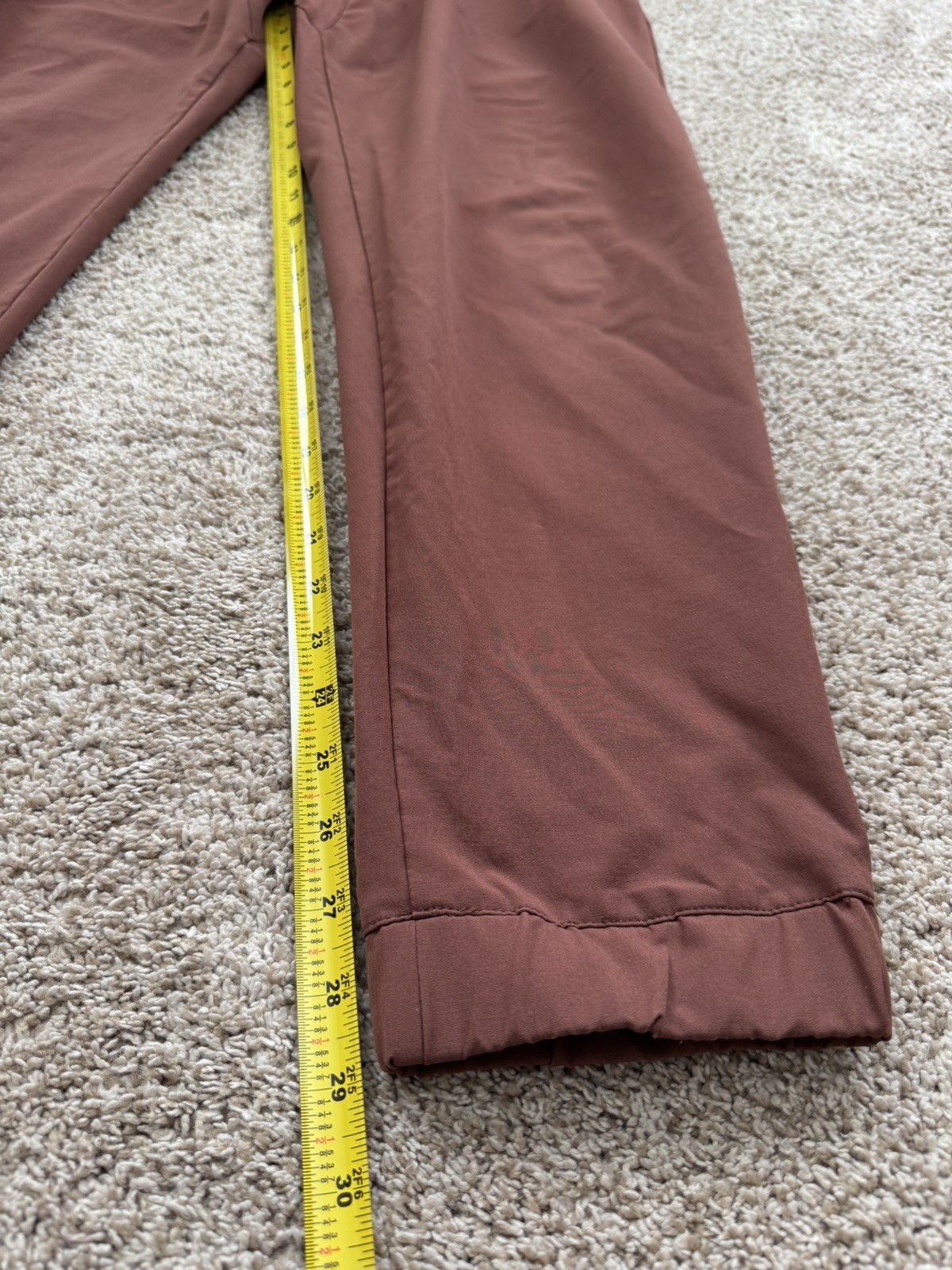 Vuori Transit Technical Joggers Mens XL Performance Stretch Pants Burgundy