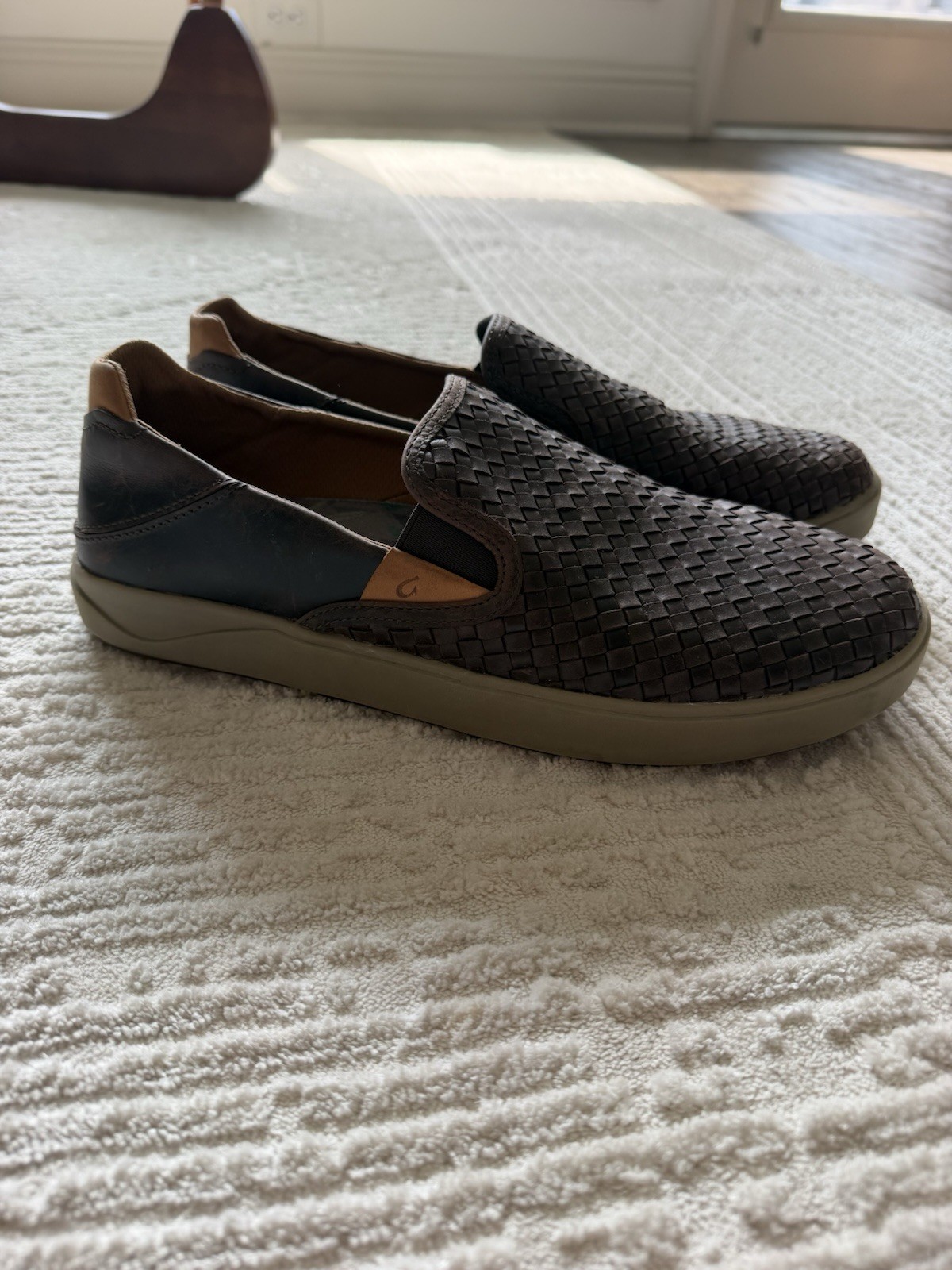 OluKai Lae’ahi Lauhala Mens 11.5 EU 44.5 Dark Wood Woven Leather Slip On Shoes