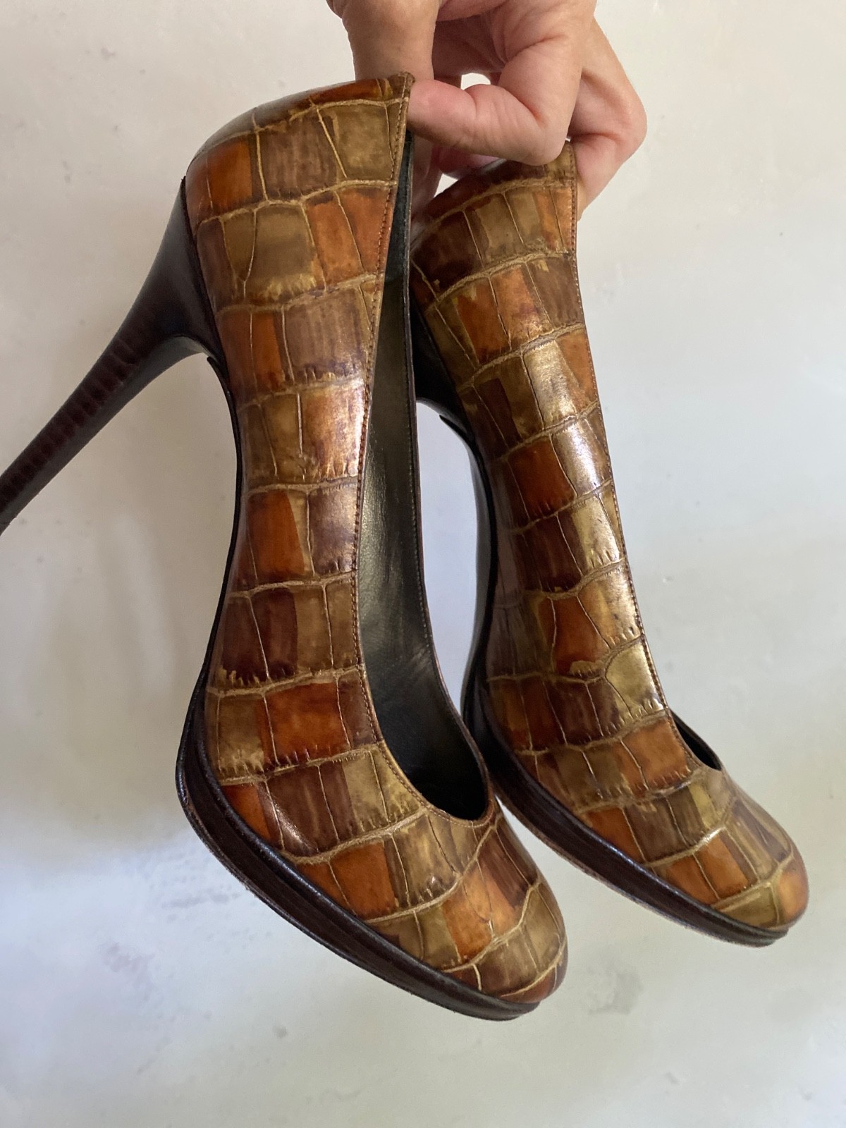 Stuart Weitzman Leather 4.5” Stiletto Platform Heels Bronze Croc Embossed 8.5